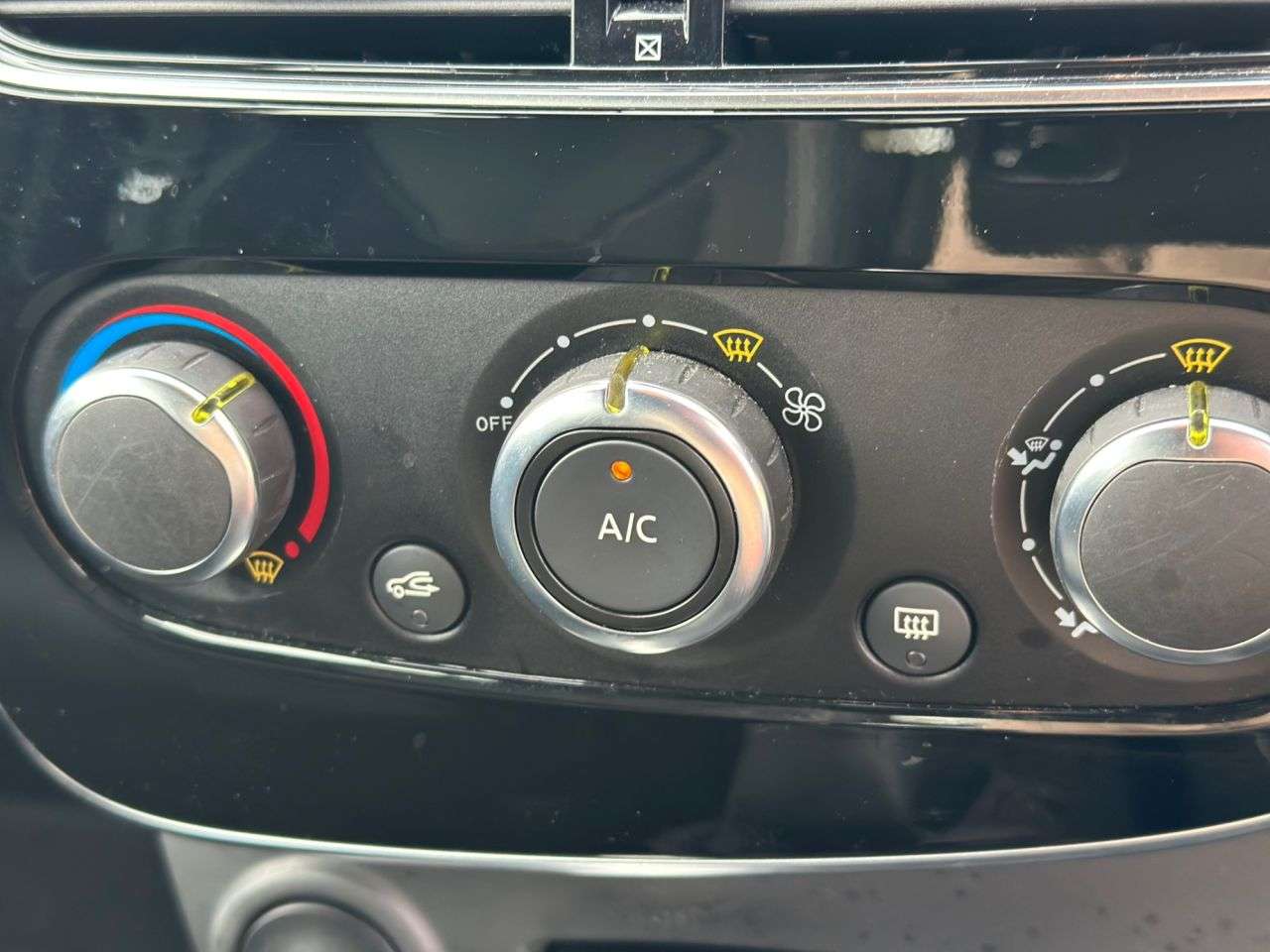 2019 RENAULT CLIO 2019 RENAULT CLIO