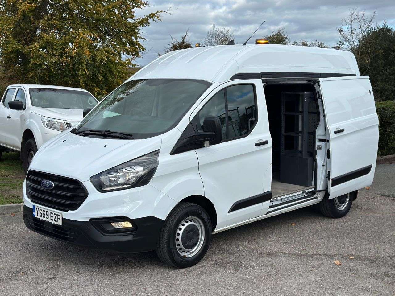 A 2020 FORD TRANSIT CUSTOM HIGH ROOF 2.0 300 EcoBlue Leader Panel Van 5dr Diesel Manual L1 H2 Euro 6 ( A 2020 FORD TRANSIT CUSTOM HIGH ROOF 2.0 300 EcoBlue Leader Panel Van 5dr Diesel Manual L1 H2 Euro 6 (