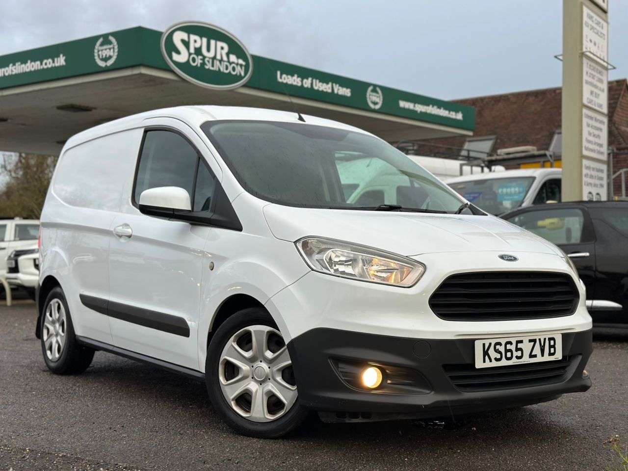 A 2016 FORD TRANSIT COURIER 1.6 TDCi Trend Panel Van 5dr Diesel Manual L1 Euro 5 (95 ps) A 2016 FORD TRANSIT COURIER 1.6 TDCi Trend Panel Van 5dr Diesel Manual L1 Euro 5 (95 ps)