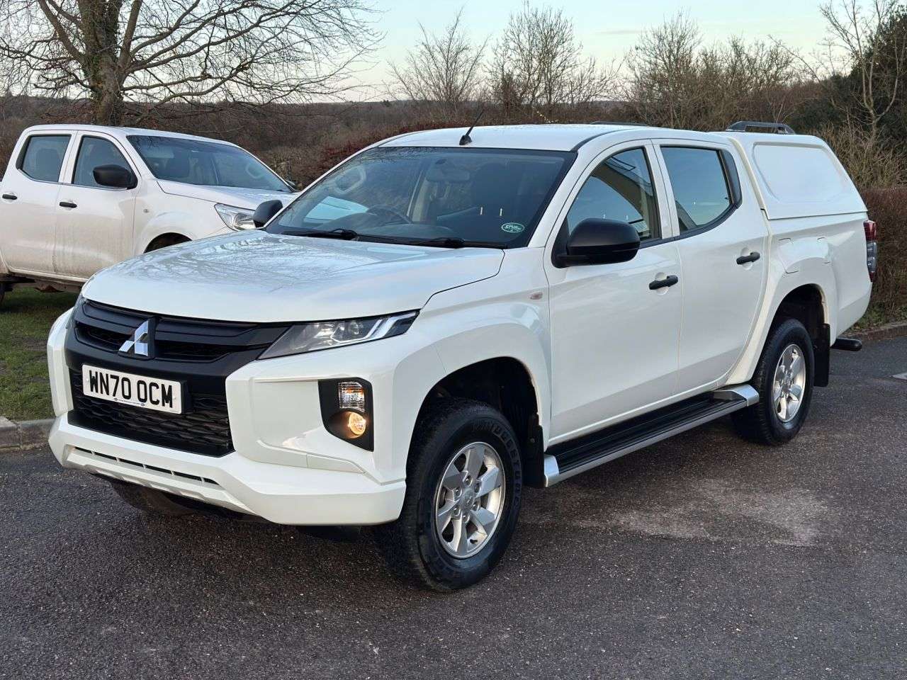 A 2020 MITSUBISHI L200 2.2 DI-D DC 4Life Pickup Double Cab 4dr Diesel Manual 4WD Euro 6 (s/s) (150 A 2020 MITSUBISHI L200 2.2 DI-D DC 4Life Pickup Double Cab 4dr Diesel Manual 4WD Euro 6 (s/s) (150