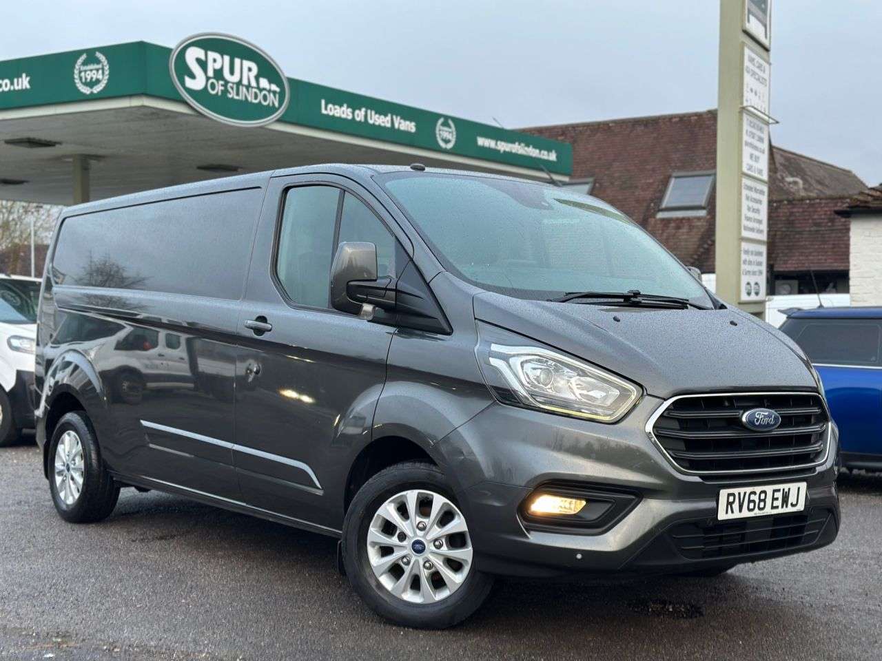 A 2018 FORD TRANSIT CUSTOM 2.0 300 EcoBlue Limited Panel Van 5dr Diesel Auto L2 H1 Euro 6 (s/s) (130 p A 2018 FORD TRANSIT CUSTOM 2.0 300 EcoBlue Limited Panel Van 5dr Diesel Auto L2 H1 Euro 6 (s/s) (130 p