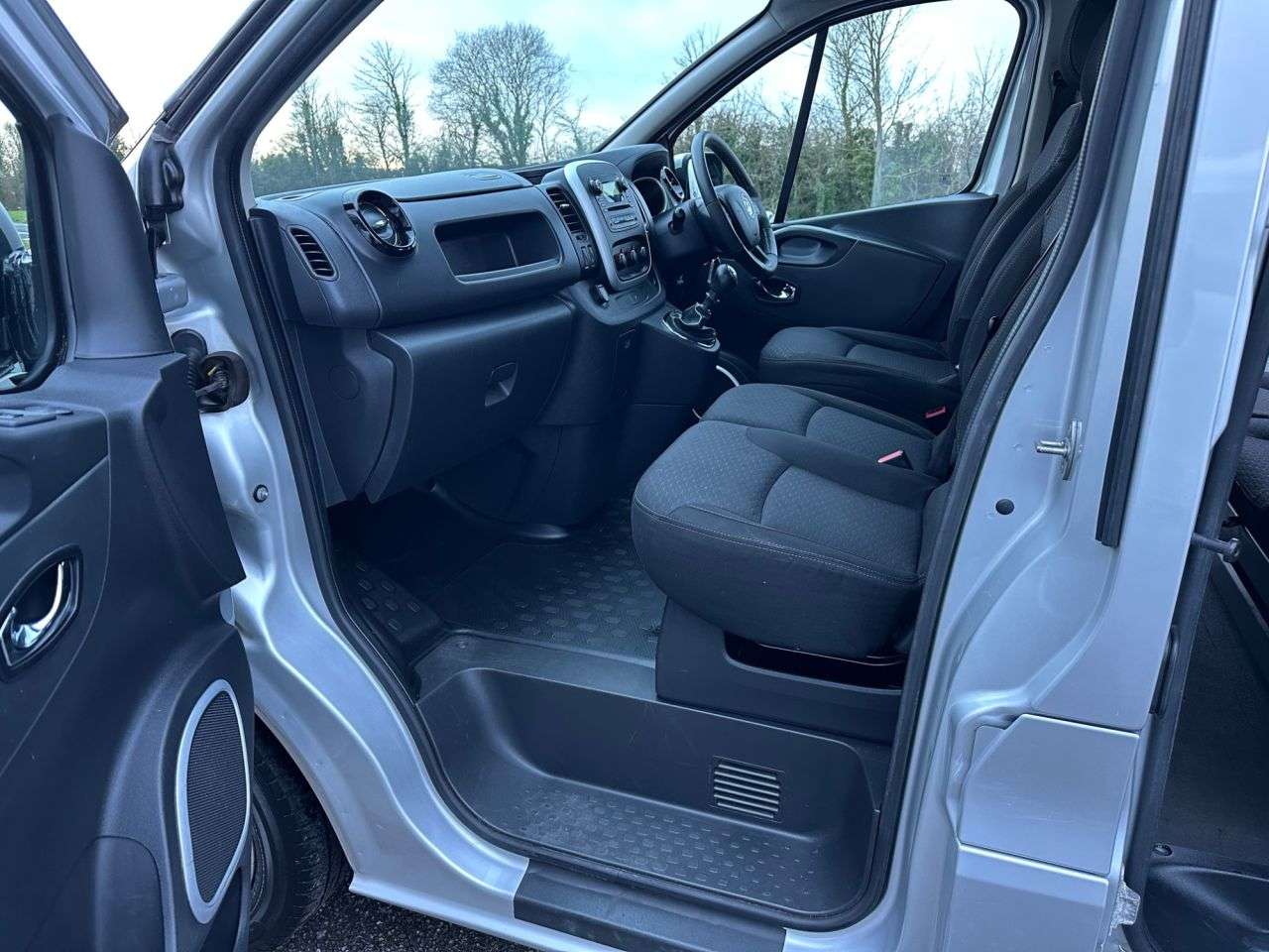 2015 VAUXHALL VIVARO 2015 VAUXHALL VIVARO