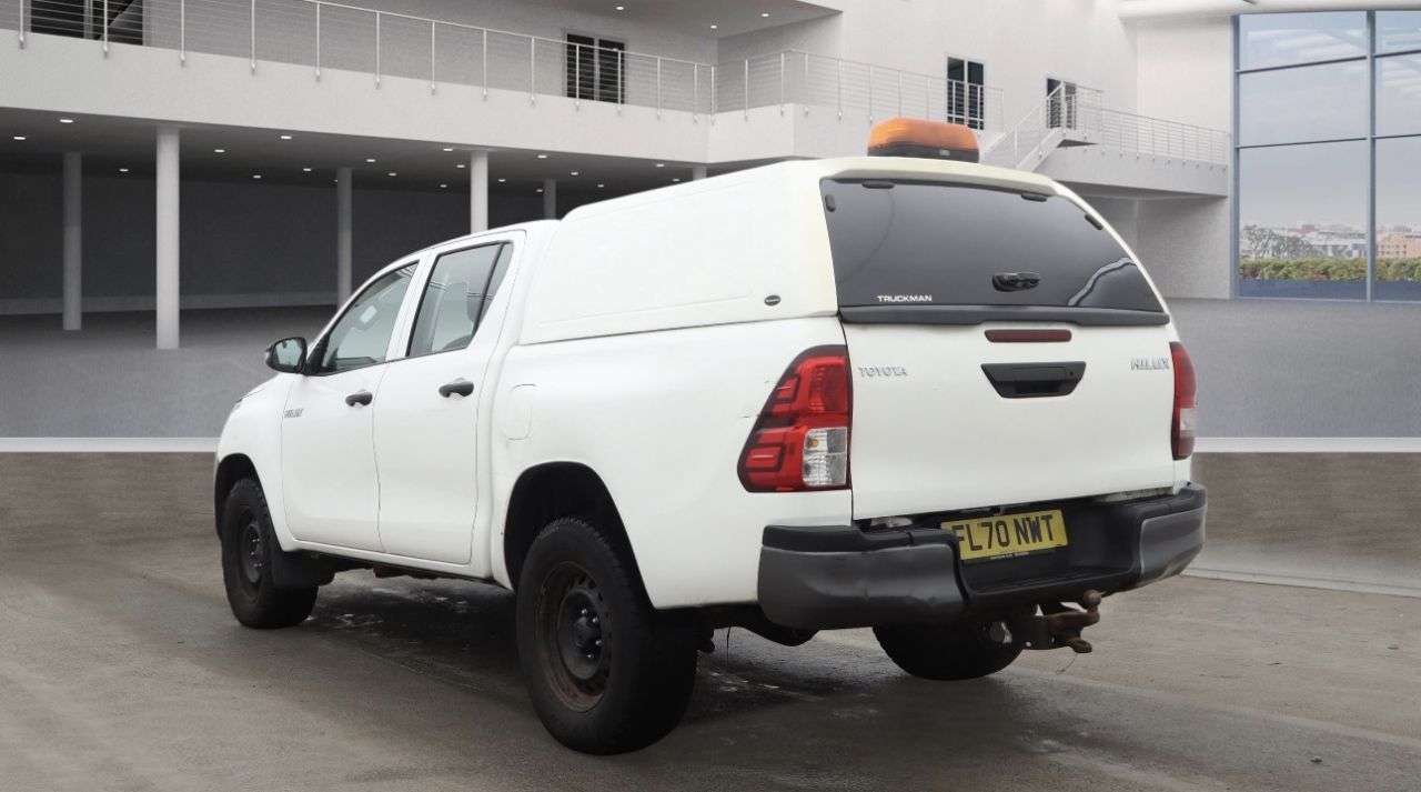 A 2020 TOYOTA HI-LUX 2.4 D-4D Active Pickup Double Cab 4dr Diesel Manual 4WD Euro 6 (s/s) (150 p A 2020 TOYOTA HI-LUX 2.4 D-4D Active Pickup Double Cab 4dr Diesel Manual 4WD Euro 6 (s/s) (150 p