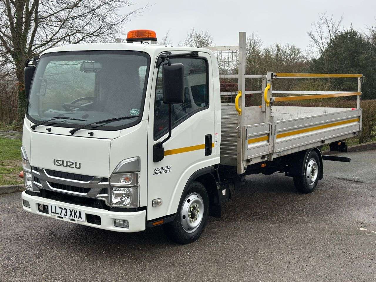 A 2023 ISUZU GRAFTER 1.9D N35 Green Dropside 2dr Diesel Manual RWD LWB Euro 6 (SRW) (125 ps) A 2023 ISUZU GRAFTER 1.9D N35 Green Dropside 2dr Diesel Manual RWD LWB Euro 6 (SRW) (125 ps)
