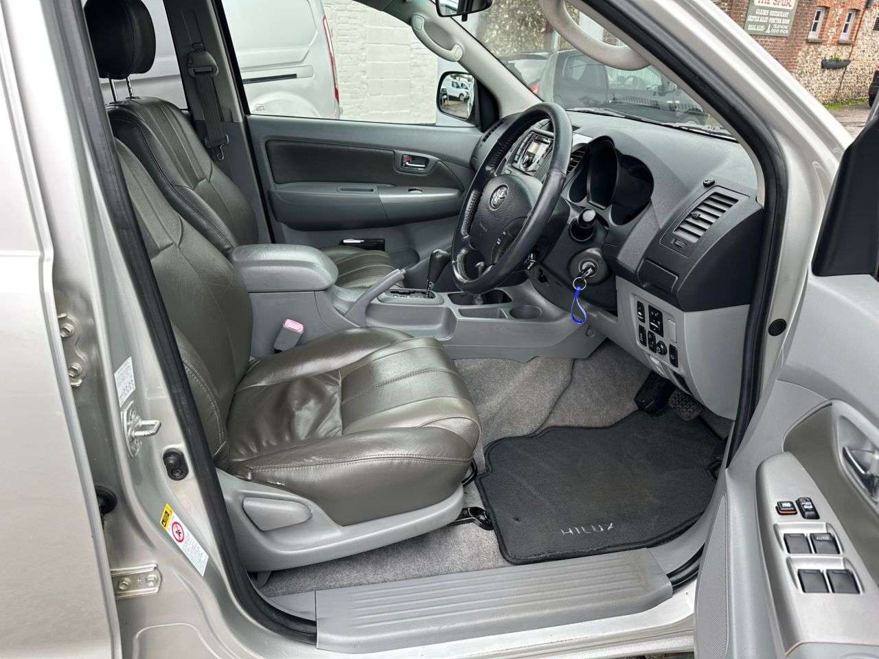 2011 TOYOTA HI-LUX 2011 TOYOTA HI-LUX