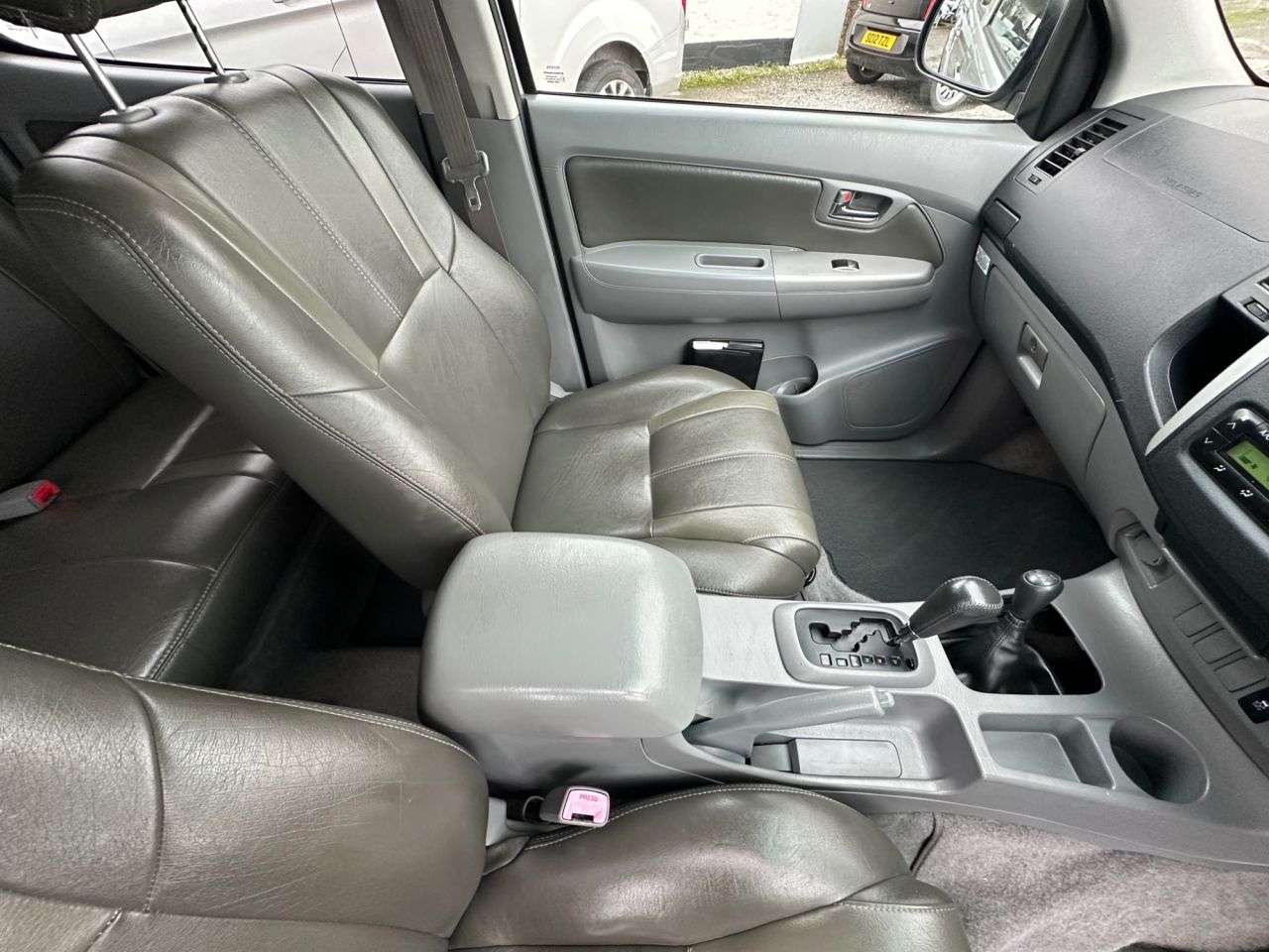 2011 TOYOTA HI-LUX 2011 TOYOTA HI-LUX