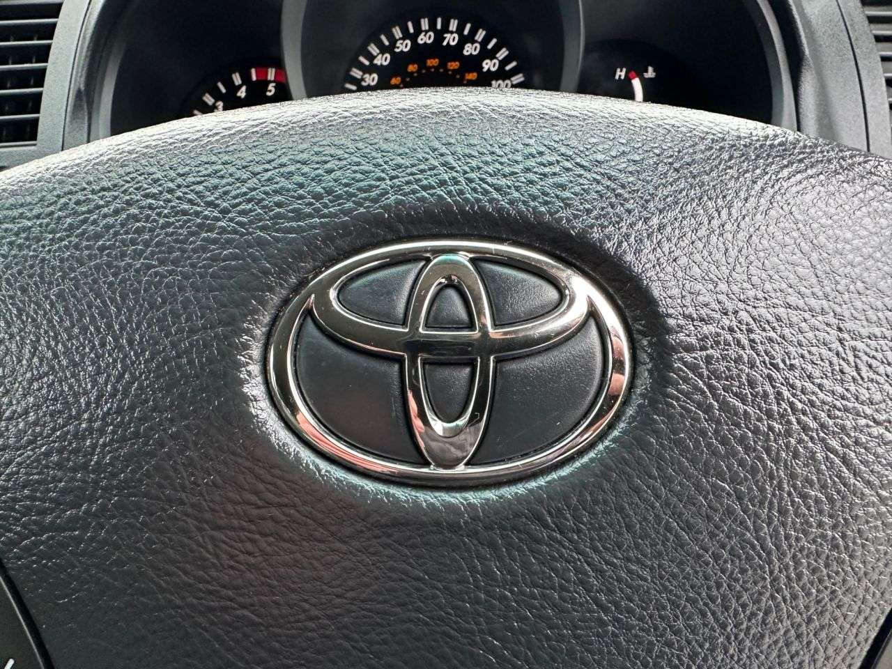 2011 TOYOTA HI-LUX 2011 TOYOTA HI-LUX