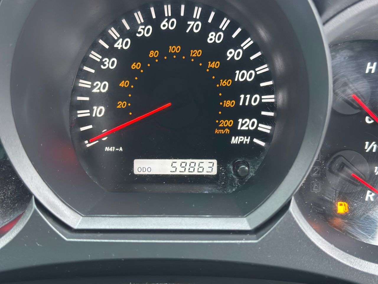 A 2011 TOYOTA HI-LUX 3.0 D-4D Invincible Pickup 4dr Diesel Automatic 4WD (236 g/km, 171 bhp) A 2011 TOYOTA HI-LUX 3.0 D-4D Invincible Pickup 4dr Diesel Automatic 4WD (236 g/km, 171 bhp)