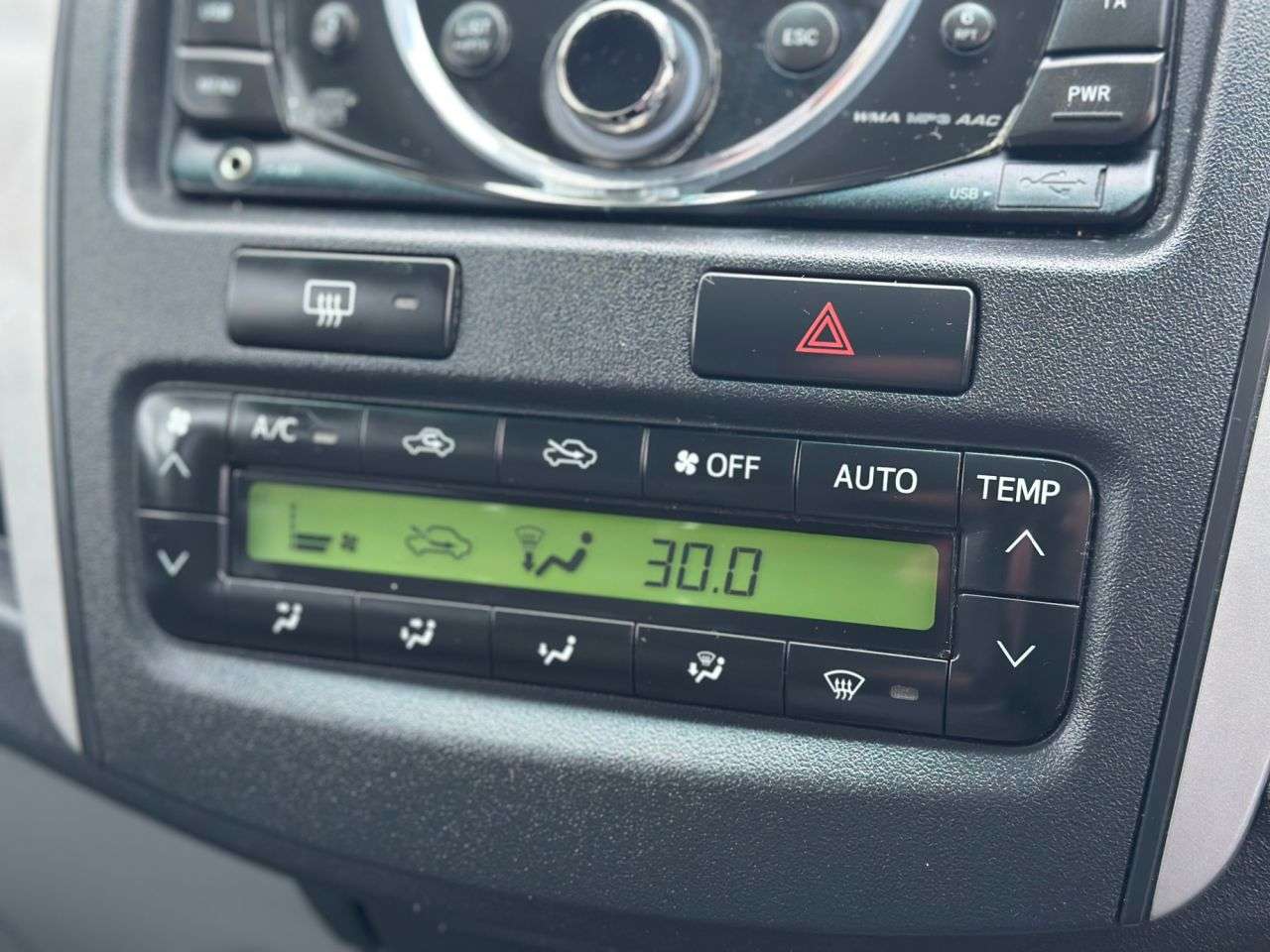 2011 TOYOTA HI-LUX 2011 TOYOTA HI-LUX