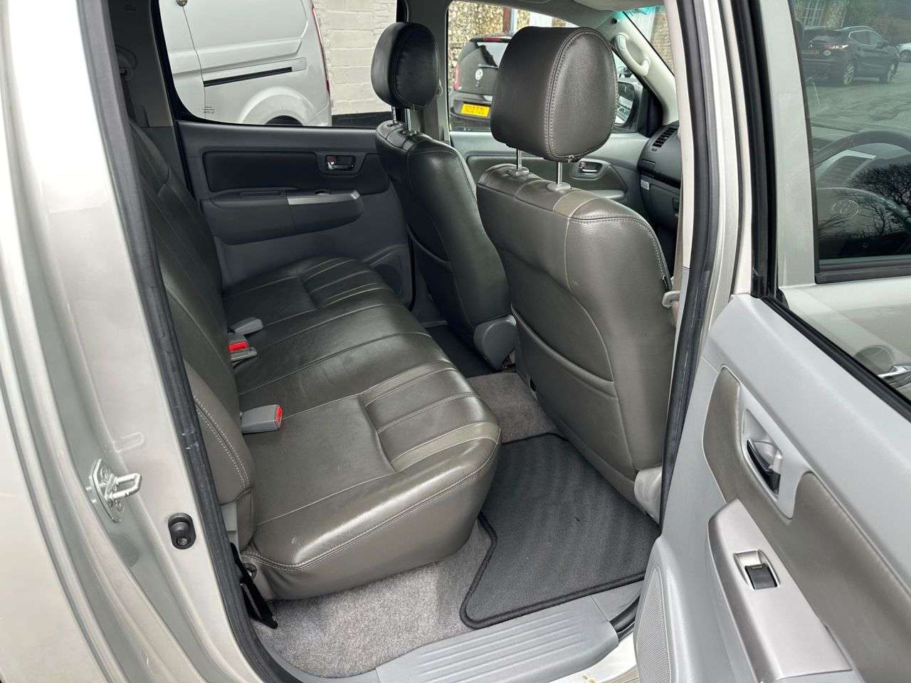 2011 TOYOTA HI-LUX 2011 TOYOTA HI-LUX