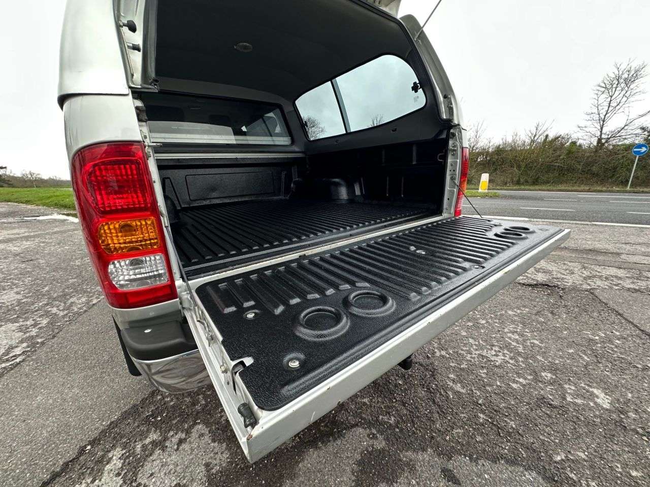 2011 TOYOTA HI-LUX 2011 TOYOTA HI-LUX