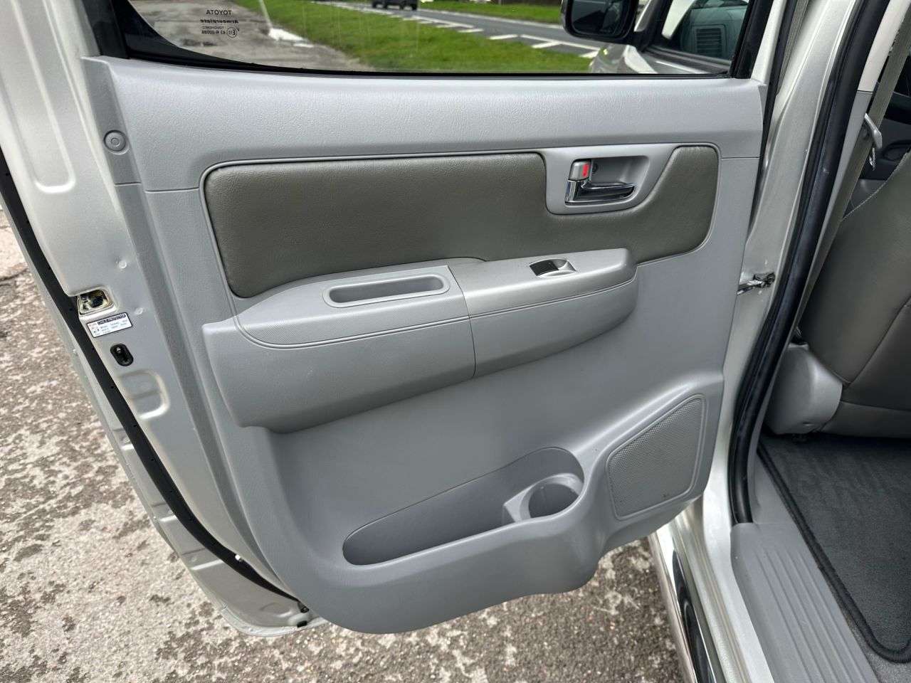 2011 TOYOTA HI-LUX 2011 TOYOTA HI-LUX