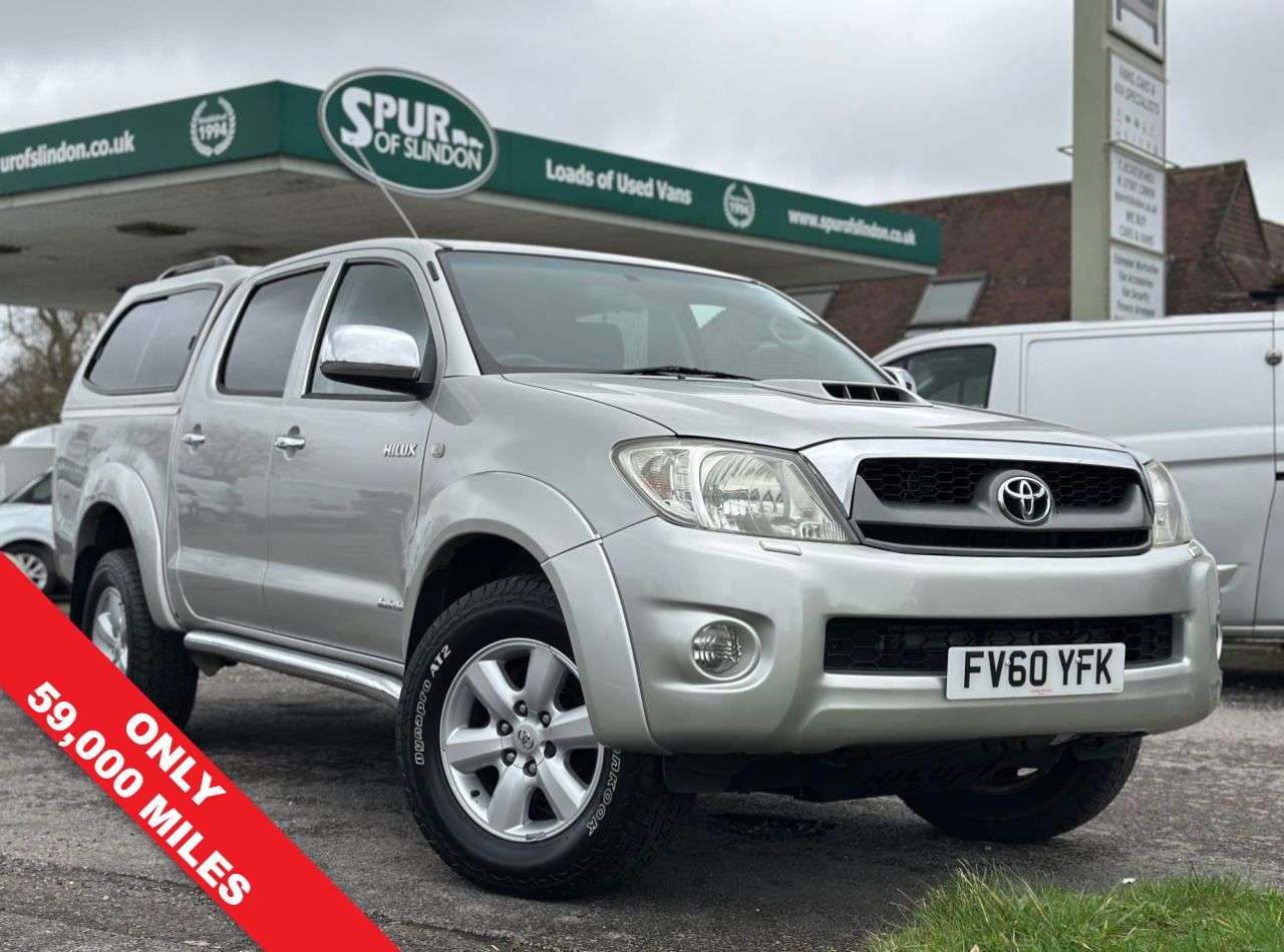 A 2011 TOYOTA HI-LUX 3.0 D-4D Invincible Pickup 4dr Diesel Automatic 4WD (236 g/km, 171 bhp) A 2011 TOYOTA HI-LUX 3.0 D-4D Invincible Pickup 4dr Diesel Automatic 4WD (236 g/km, 171 bhp)