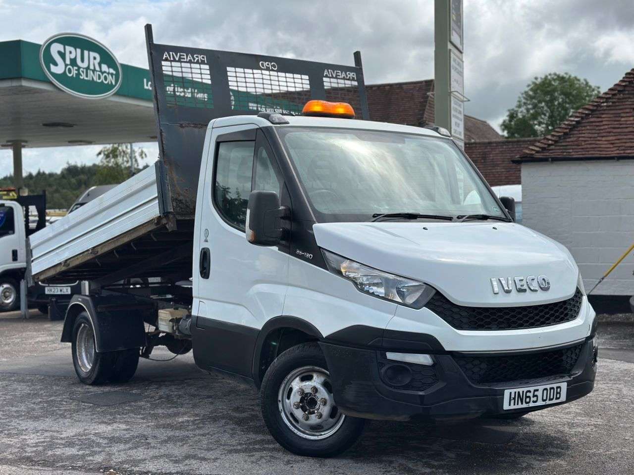 A 2015 IVECO DAILY Tipper 2.3 TD 13V 35C 3450 2dr Diesel Manual RWD L2 (201 g/km, 126 bhp) A 2015 IVECO DAILY Tipper 2.3 TD 13V 35C 3450 2dr Diesel Manual RWD L2 (201 g/km, 126 bhp)