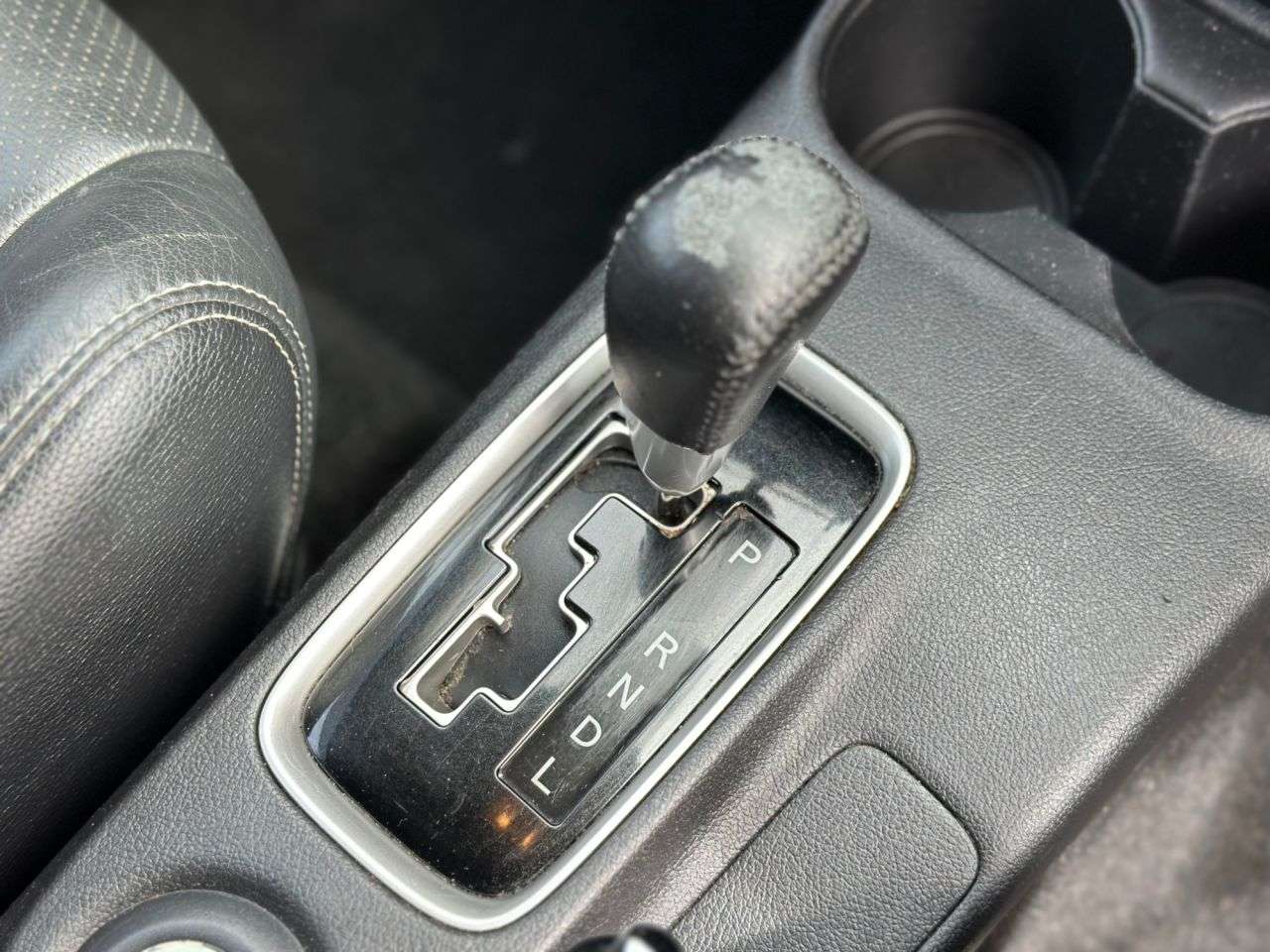 A 2015 MITSUBISHI OUTLANDER 7 SEAT 2.2 DI-D GX3 SUV 5dr Diesel Auto 4WD Euro 6 (147 ps) - AUTOMATIC 4X4 A 2015 MITSUBISHI OUTLANDER 7 SEAT 2.2 DI-D GX3 SUV 5dr Diesel Auto 4WD Euro 6 (147 ps) - AUTOMATIC 4X4