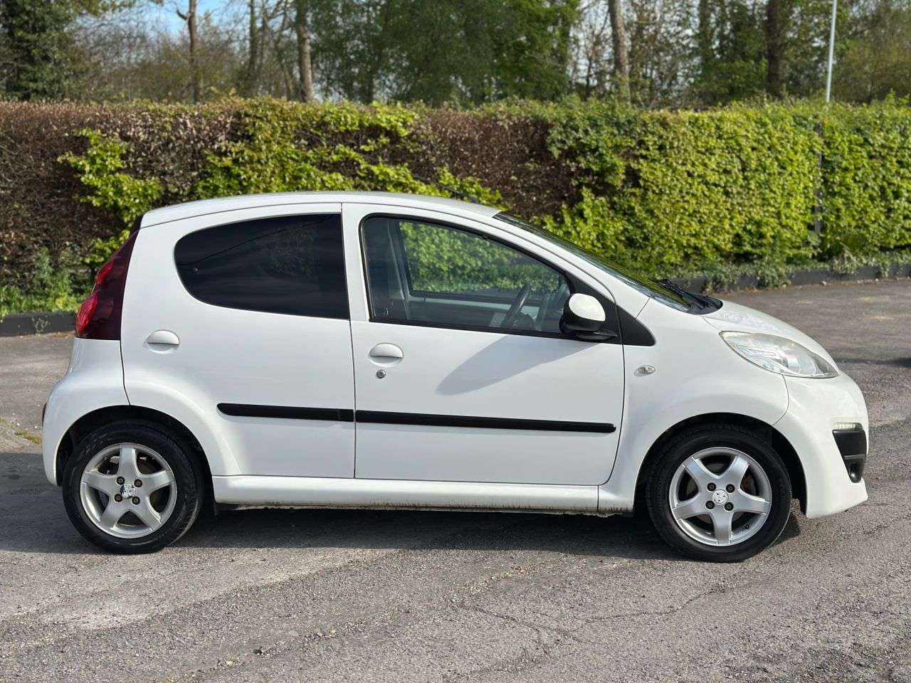 2013 PEUGEOT 107 2013 PEUGEOT 107