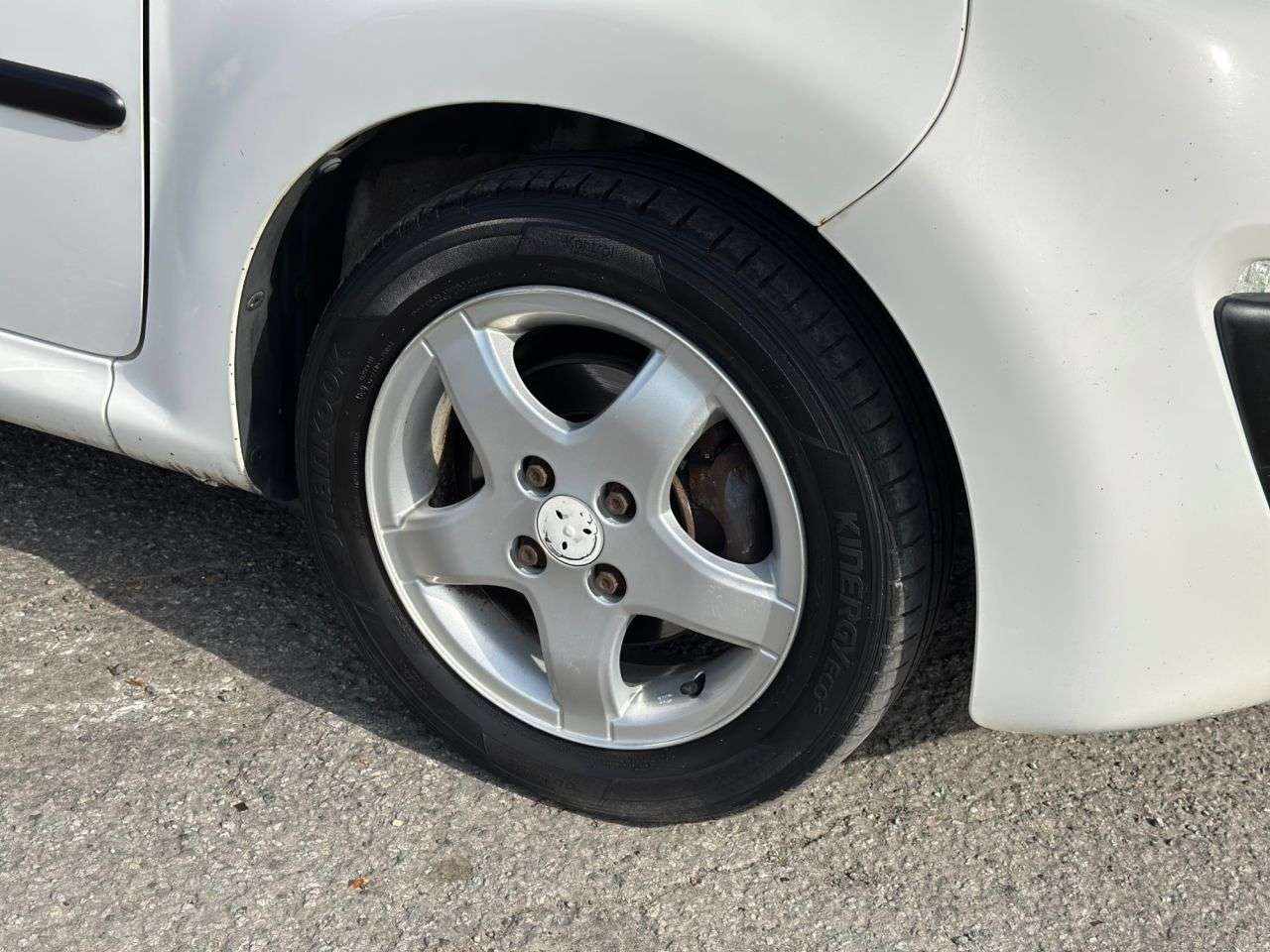 2013 PEUGEOT 107 2013 PEUGEOT 107