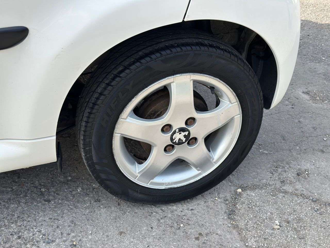 2013 PEUGEOT 107 2013 PEUGEOT 107