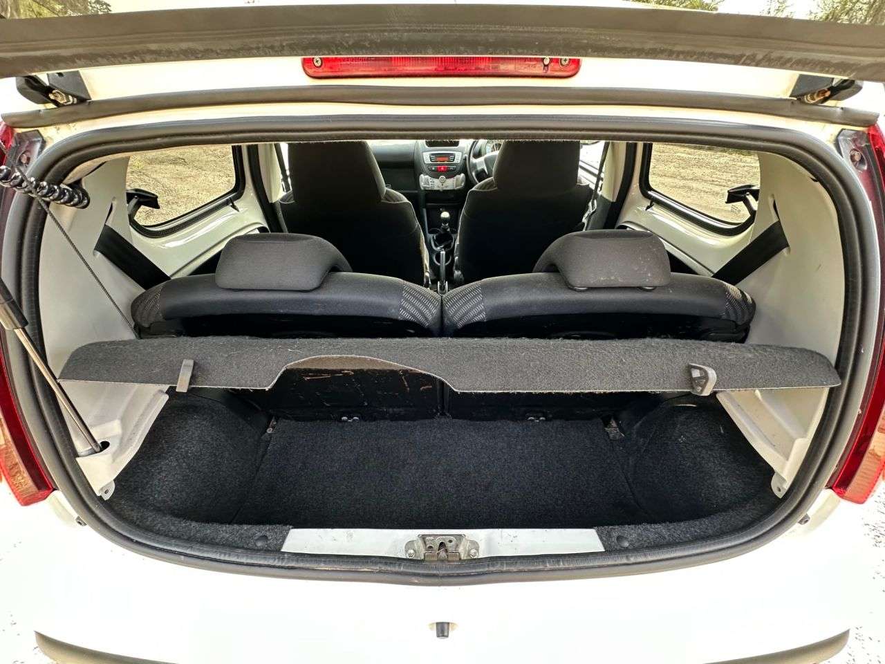 2013 PEUGEOT 107 2013 PEUGEOT 107