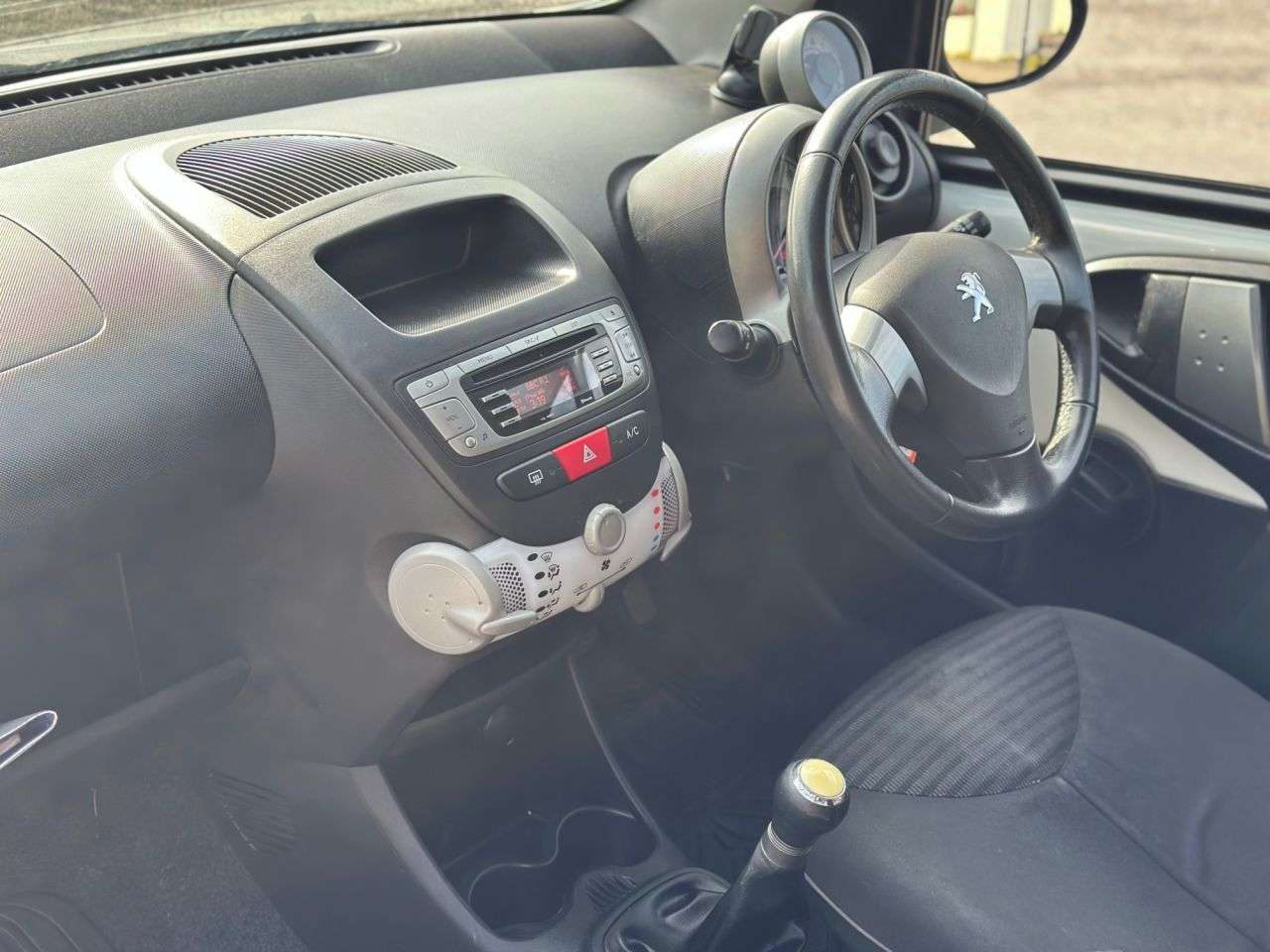 2013 PEUGEOT 107 2013 PEUGEOT 107