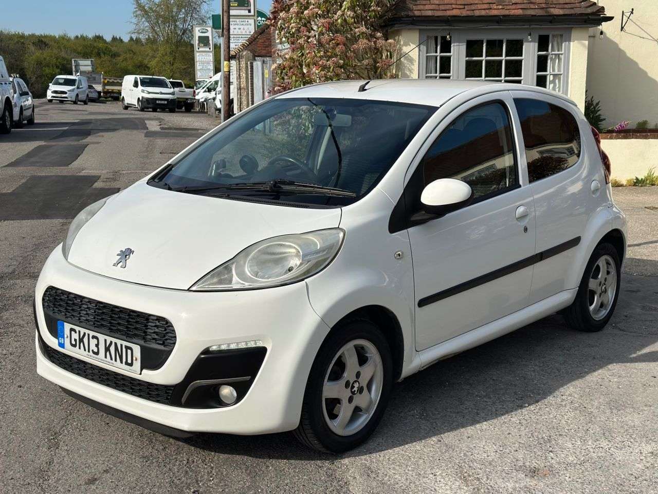 2013 PEUGEOT 107 2013 PEUGEOT 107