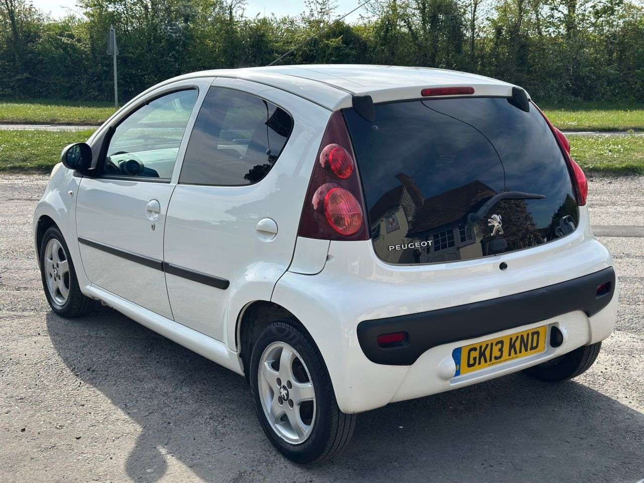 2013 PEUGEOT 107 2013 PEUGEOT 107