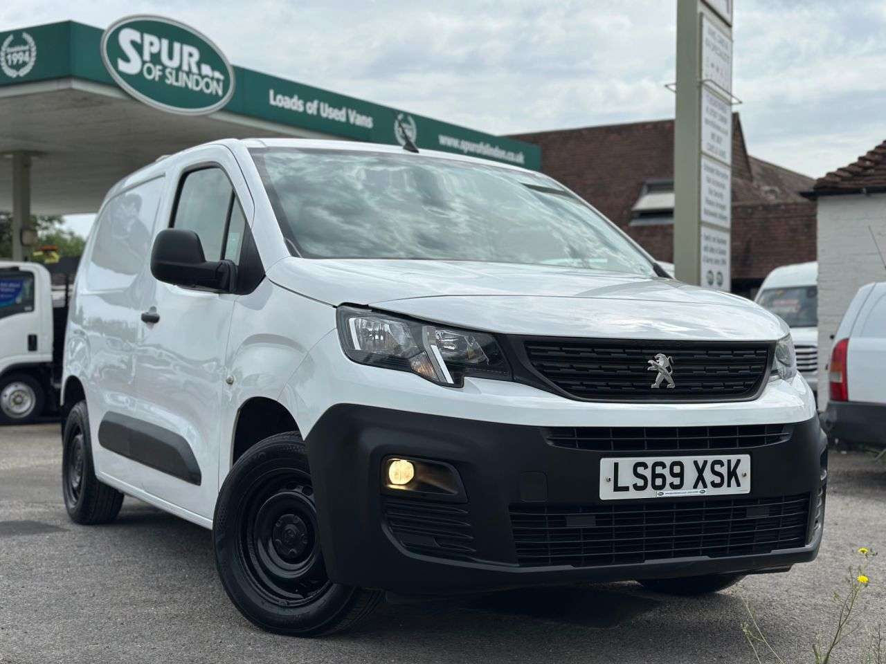 A 2020 PEUGEOT PARTNER 1.5 BlueHDi 650 Professional Standard Panel Van 5dr Diesel Manual SWB Euro A 2020 PEUGEOT PARTNER 1.5 BlueHDi 650 Professional Standard Panel Van 5dr Diesel Manual SWB Euro