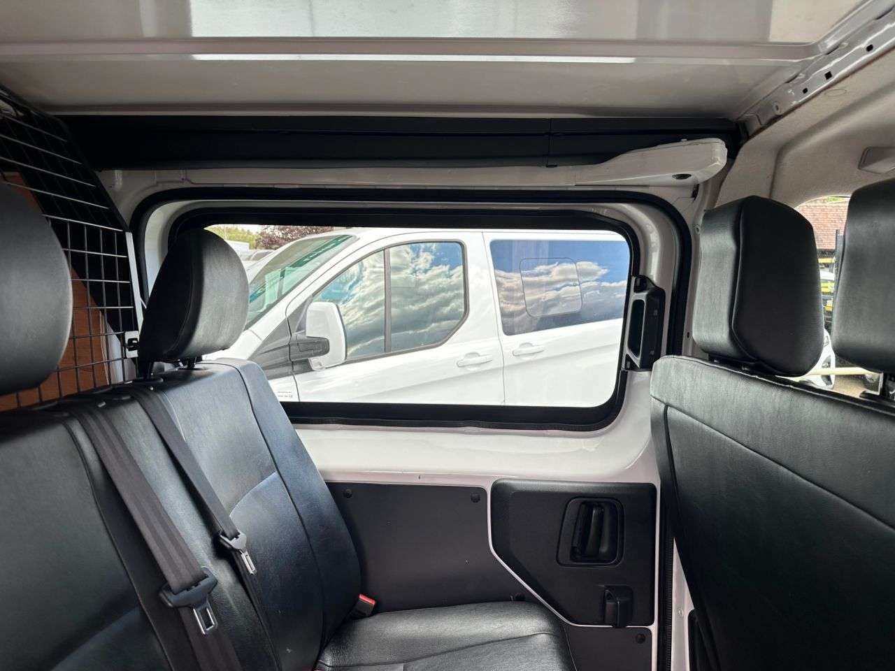 A 2020 VAUXHALL VIVARO 6 Seat 2.0 Turbo D 3100 Edition Crew Van Double Cab 5dr Diesel Manual L2 H1 A 2020 VAUXHALL VIVARO 6 Seat 2.0 Turbo D 3100 Edition Crew Van Double Cab 5dr Diesel Manual L2 H1