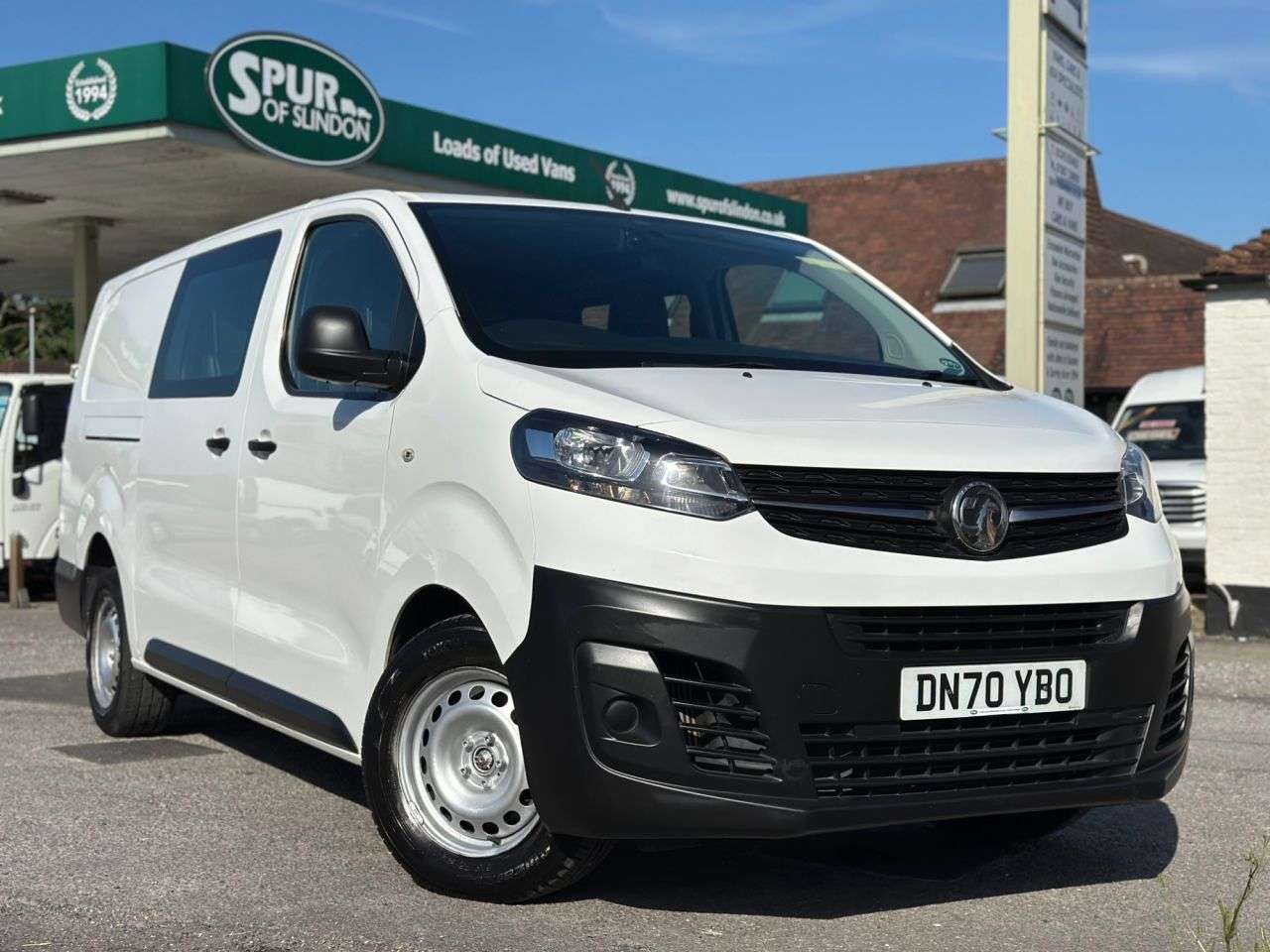 A 2020 VAUXHALL VIVARO 6 Seat 2.0 Turbo D 3100 Edition Crew Van Double Cab 5dr Diesel Manual L2 H1 A 2020 VAUXHALL VIVARO 6 Seat 2.0 Turbo D 3100 Edition Crew Van Double Cab 5dr Diesel Manual L2 H1