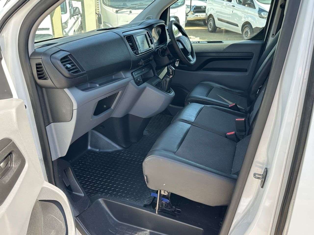 A 2018 PEUGEOT EXPERT 1.6 BlueHDi 1000 Professional Compact Panel Van 6dr Diesel Manual SWB Euro A 2018 PEUGEOT EXPERT 1.6 BlueHDi 1000 Professional Compact Panel Van 6dr Diesel Manual SWB Euro