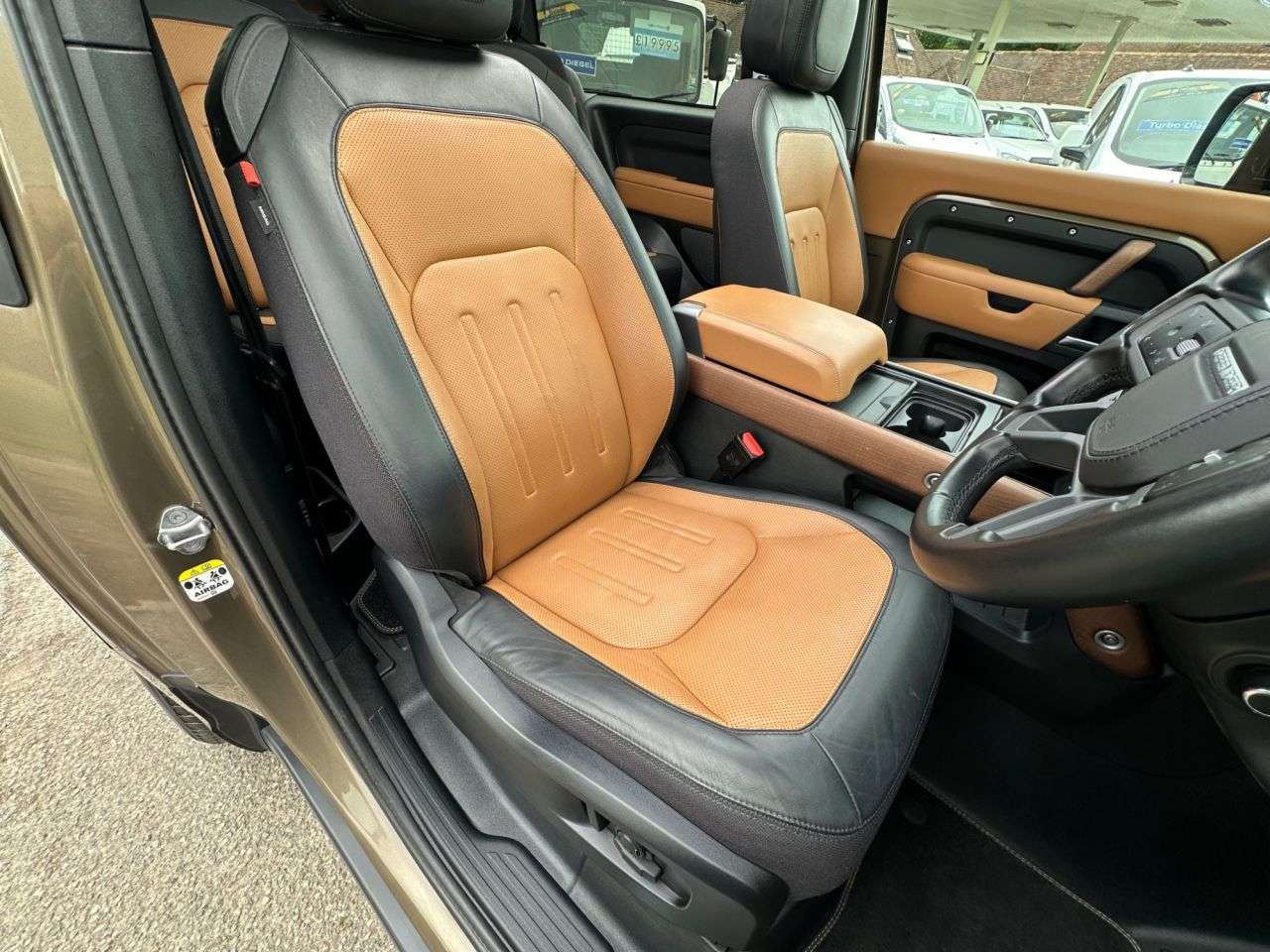 A 2020 LAND ROVER DEFENDER 90 3.0 P400 X A 2020 LAND ROVER DEFENDER 90 3.0 P400 X