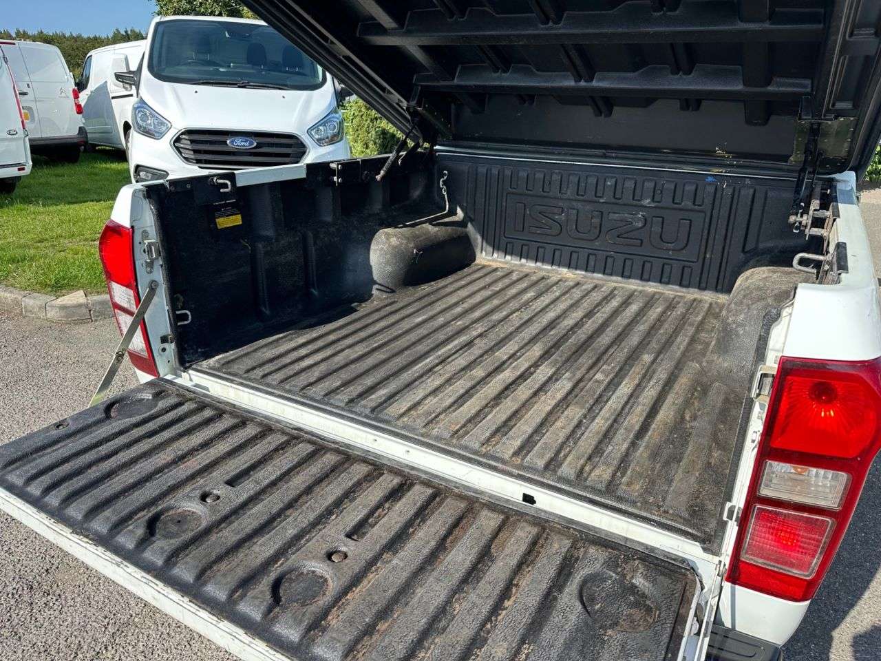 2014 ISUZU D-MAX 2014 ISUZU D-MAX