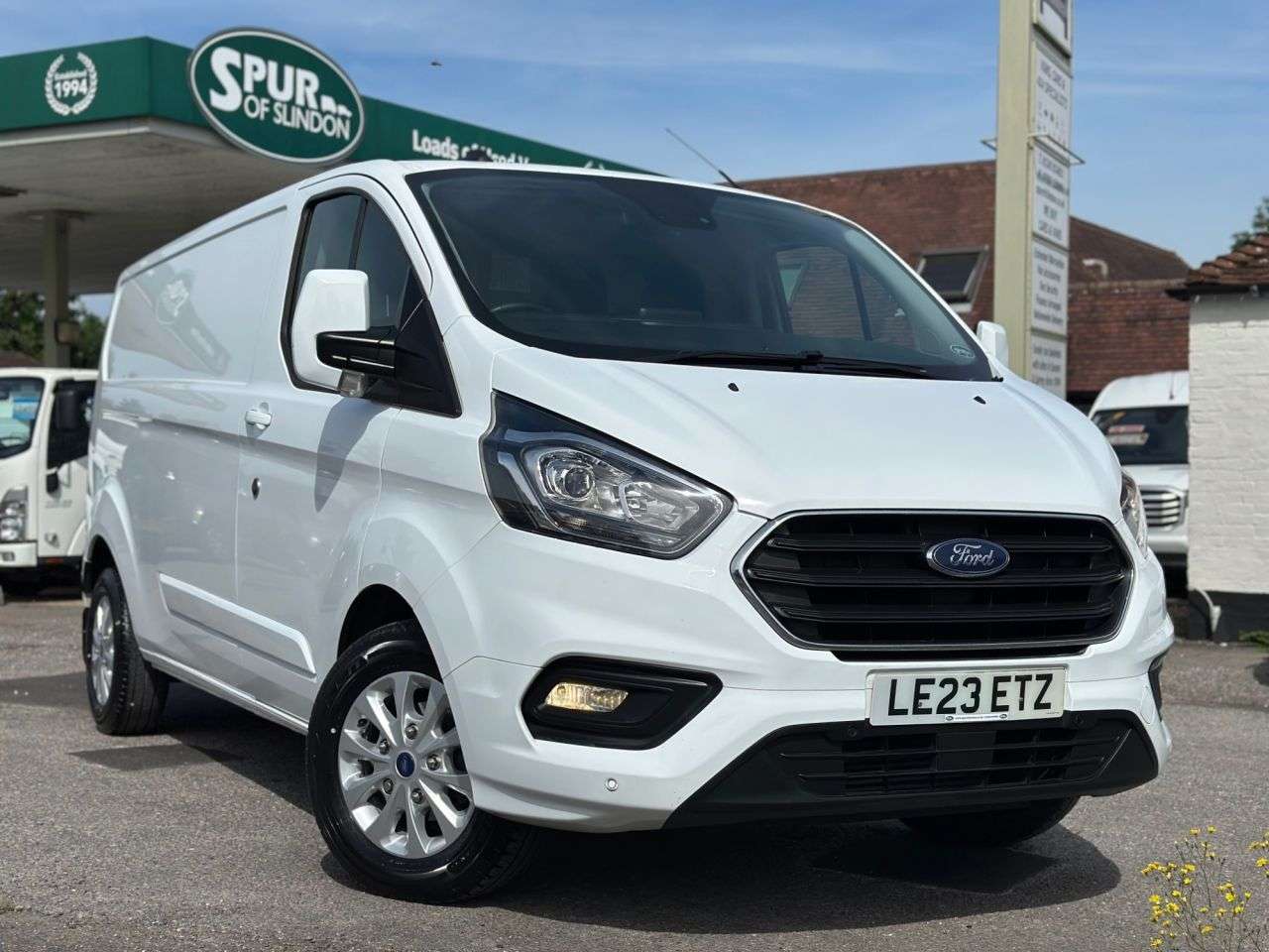 A 2023 FORD TRANSIT CUSTOM 2.0 300 EcoBlue Limited Panel Van 5dr Diesel Manual L2 H1 Euro 6 (s/s) (130 A 2023 FORD TRANSIT CUSTOM 2.0 300 EcoBlue Limited Panel Van 5dr Diesel Manual L2 H1 Euro 6 (s/s) (130