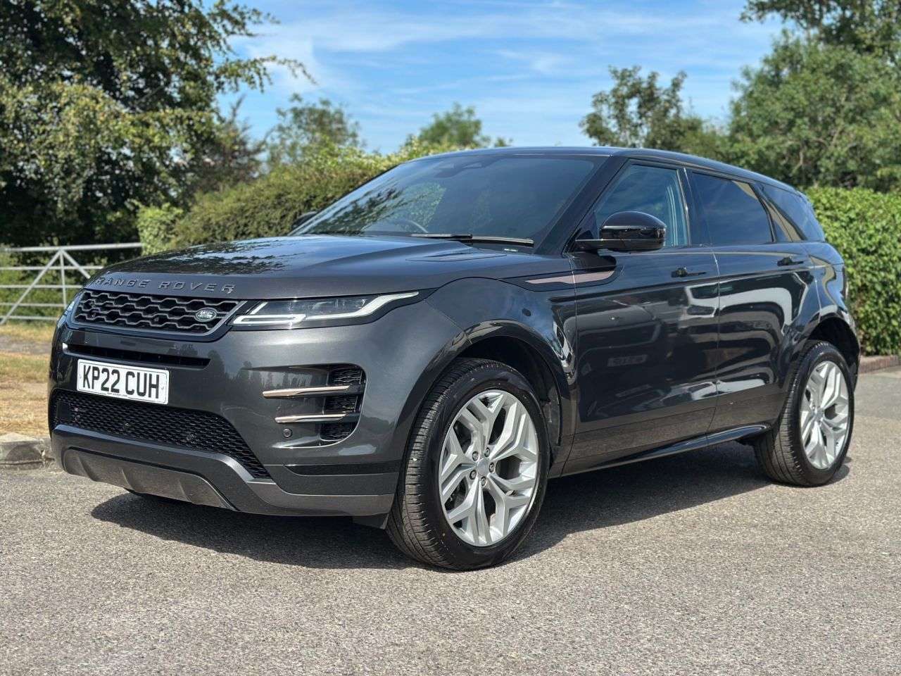 A 2022 LAND ROVER RANGE ROVER EVOQUE 2.0 D200 MHEV R-Dynamic SE SUV 5dr Diesel Auto 4WD Euro 6 (s/s) (204 ps) A 2022 LAND ROVER RANGE ROVER EVOQUE 2.0 D200 MHEV R-Dynamic SE SUV 5dr Diesel Auto 4WD Euro 6 (s/s) (204 ps)
