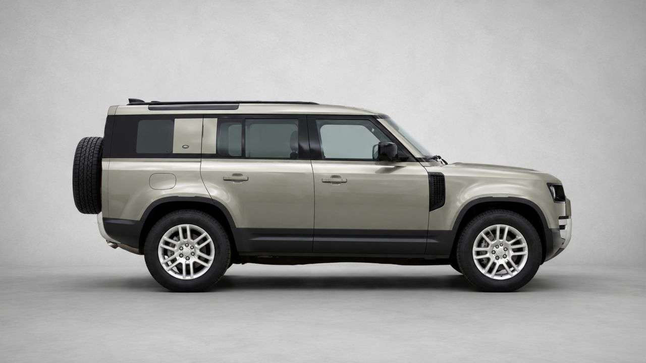 A 2024 LAND ROVER DEFENDER 110 3.0 D250 MHEV SE SUV 5dr Diesel Auto 4WD Euro 6 (s/s) (250 ps) A 2024 LAND ROVER DEFENDER 110 3.0 D250 MHEV SE SUV 5dr Diesel Auto 4WD Euro 6 (s/s) (250 ps)