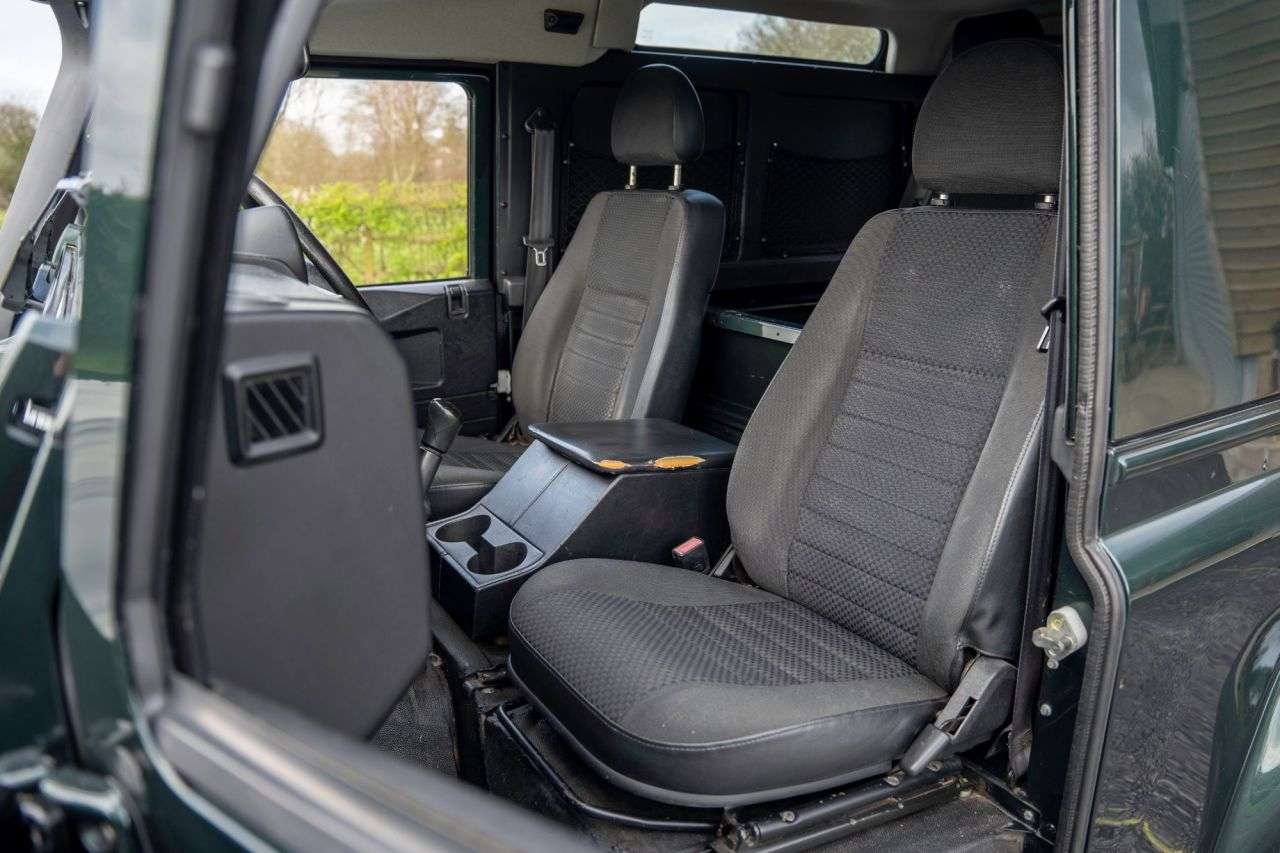 2010 LAND ROVER DEFENDER 90 2010 LAND ROVER DEFENDER 90