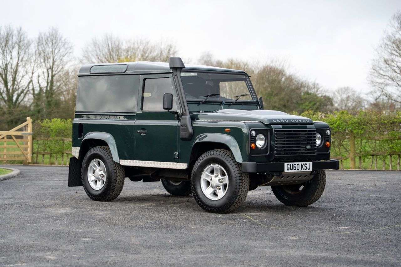 A 2010 LAND ROVER DEFENDER 90 2.4 TDCi Hard Top SUV 3dr Diesel Manual 4WD SWB Euro 4 (122 bhp) - NO VAT - A 2010 LAND ROVER DEFENDER 90 2.4 TDCi Hard Top SUV 3dr Diesel Manual 4WD SWB Euro 4 (122 bhp) - NO VAT -