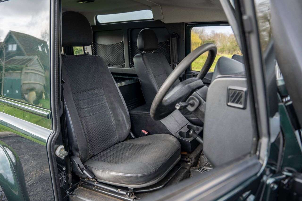 2010 LAND ROVER DEFENDER 90 2010 LAND ROVER DEFENDER 90