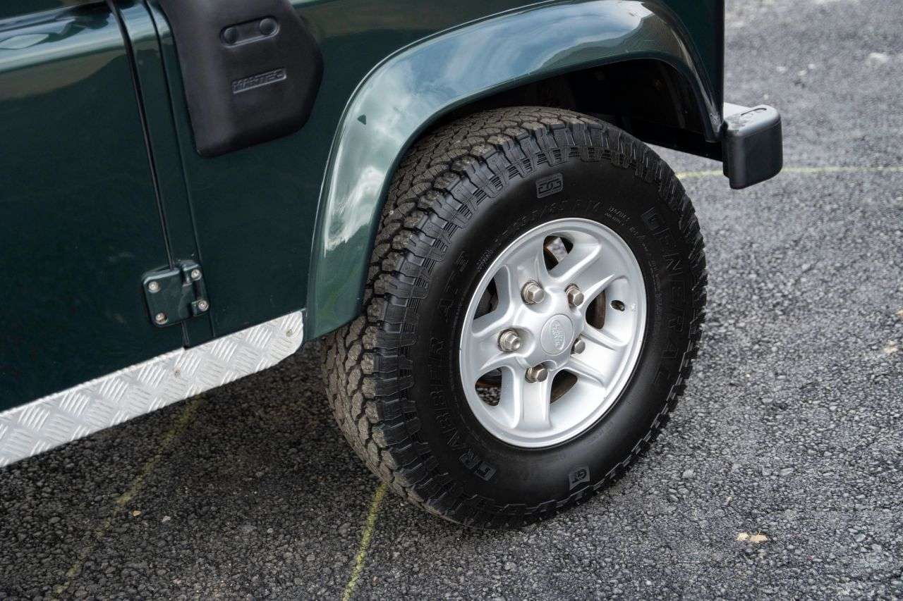 2010 LAND ROVER DEFENDER 90 2010 LAND ROVER DEFENDER 90