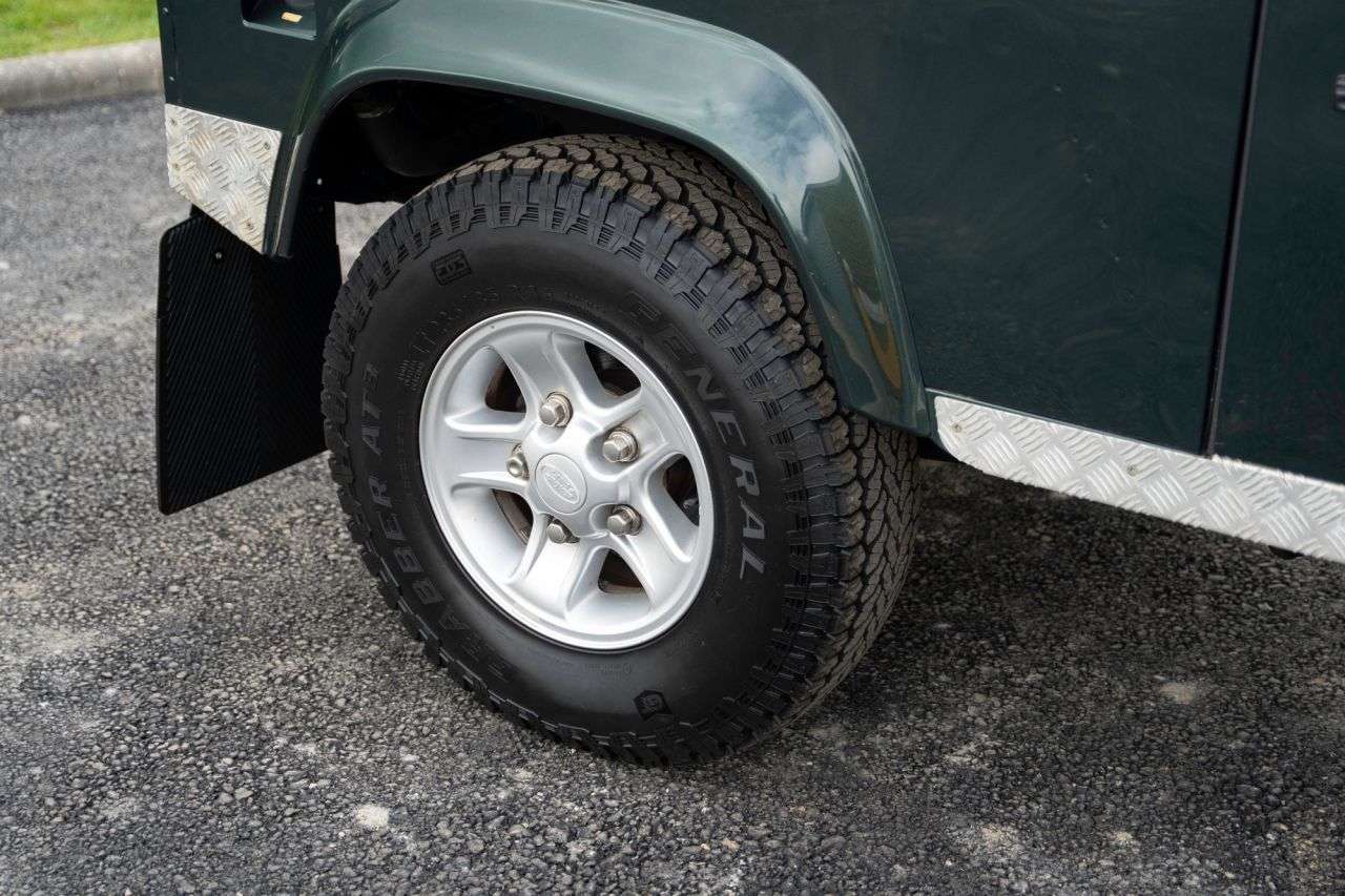 2010 LAND ROVER DEFENDER 90 2010 LAND ROVER DEFENDER 90