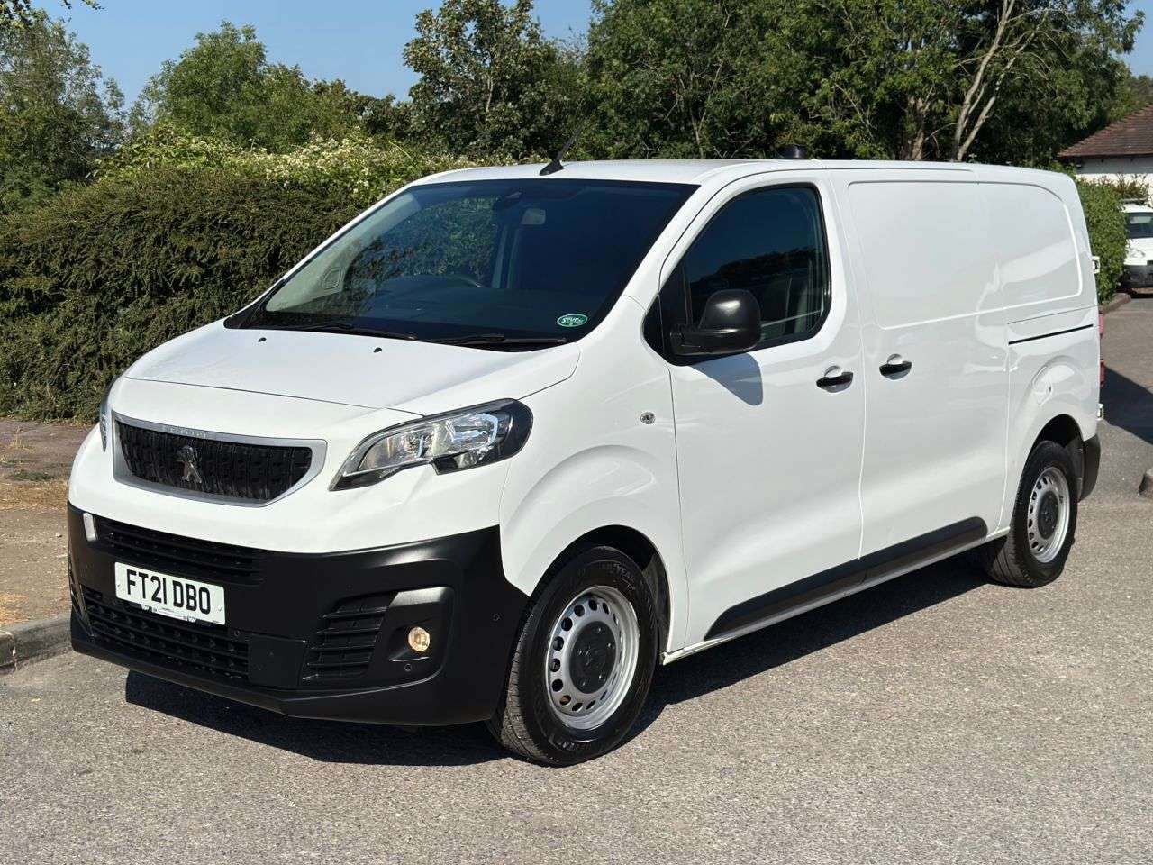 A 2021 PEUGEOT EXPERT 2.0 BlueHDi 1400 Professional Standard Panel Van 6dr Diesel Manual MWB Euro A 2021 PEUGEOT EXPERT 2.0 BlueHDi 1400 Professional Standard Panel Van 6dr Diesel Manual MWB Euro