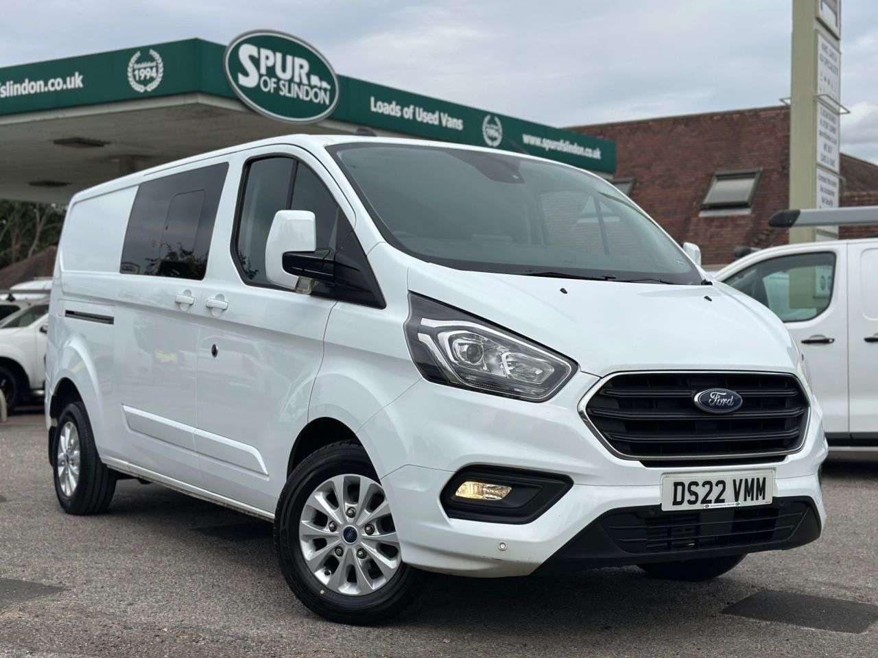 A 2022 FORD TRANSIT CUSTOM 2.0 320 EcoBlue Limited Crew Van Double Cab 5dr Diesel Manual L2 H1 Euro 6 A 2022 FORD TRANSIT CUSTOM 2.0 320 EcoBlue Limited Crew Van Double Cab 5dr Diesel Manual L2 H1 Euro 6