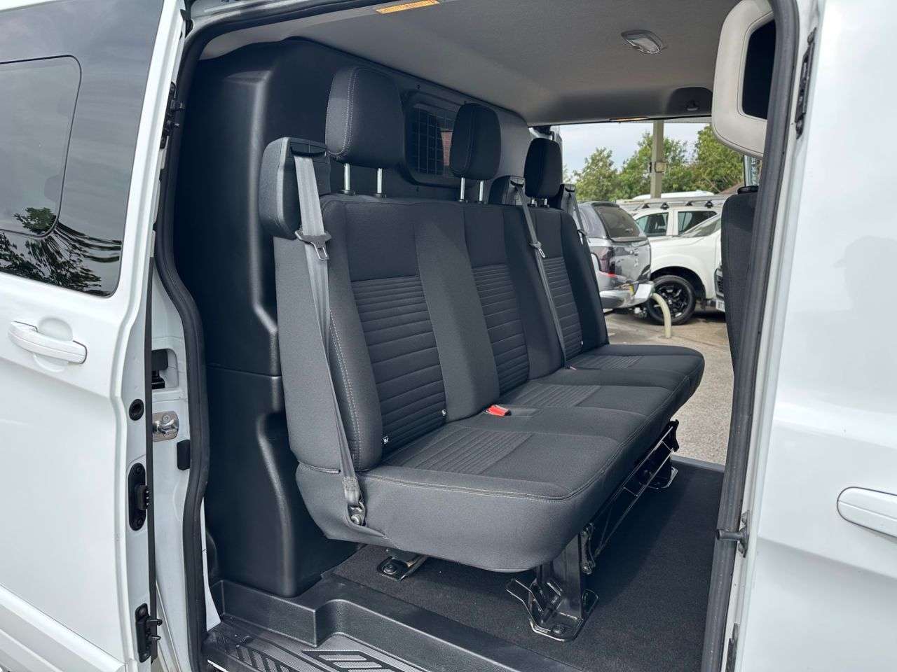 A 2022 FORD TRANSIT CUSTOM 2.0 320 EcoBlue Limited Crew Van Double Cab 5dr Diesel Manual L2 H1 Euro 6 A 2022 FORD TRANSIT CUSTOM 2.0 320 EcoBlue Limited Crew Van Double Cab 5dr Diesel Manual L2 H1 Euro 6