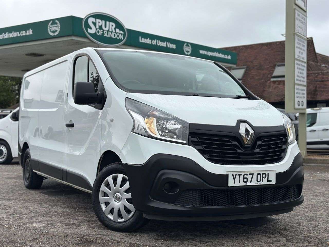 A 2017 RENAULT TRAFIC 1.6 dCi ENERGY 29 Business Panel Van 5dr Diesel Manual LWB Standard Roof Eu A 2017 RENAULT TRAFIC 1.6 dCi ENERGY 29 Business Panel Van 5dr Diesel Manual LWB Standard Roof Eu