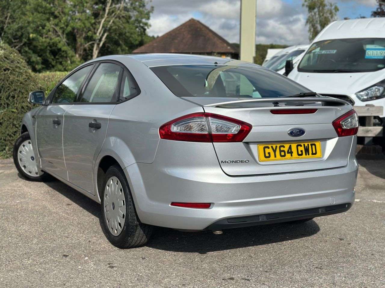 A 2021 FORD MONDEO 1.6 TDCi ECOnetic Edge Hatchback 5dr Diesel Manual Euro 5 (s/s) (115 ps) A 2021 FORD MONDEO 1.6 TDCi ECOnetic Edge Hatchback 5dr Diesel Manual Euro 5 (s/s) (115 ps)