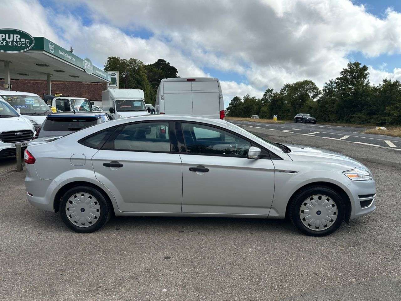 A 2021 FORD MONDEO 1.6 TDCi ECOnetic Edge Hatchback 5dr Diesel Manual Euro 5 (s/s) (115 ps) A 2021 FORD MONDEO 1.6 TDCi ECOnetic Edge Hatchback 5dr Diesel Manual Euro 5 (s/s) (115 ps)