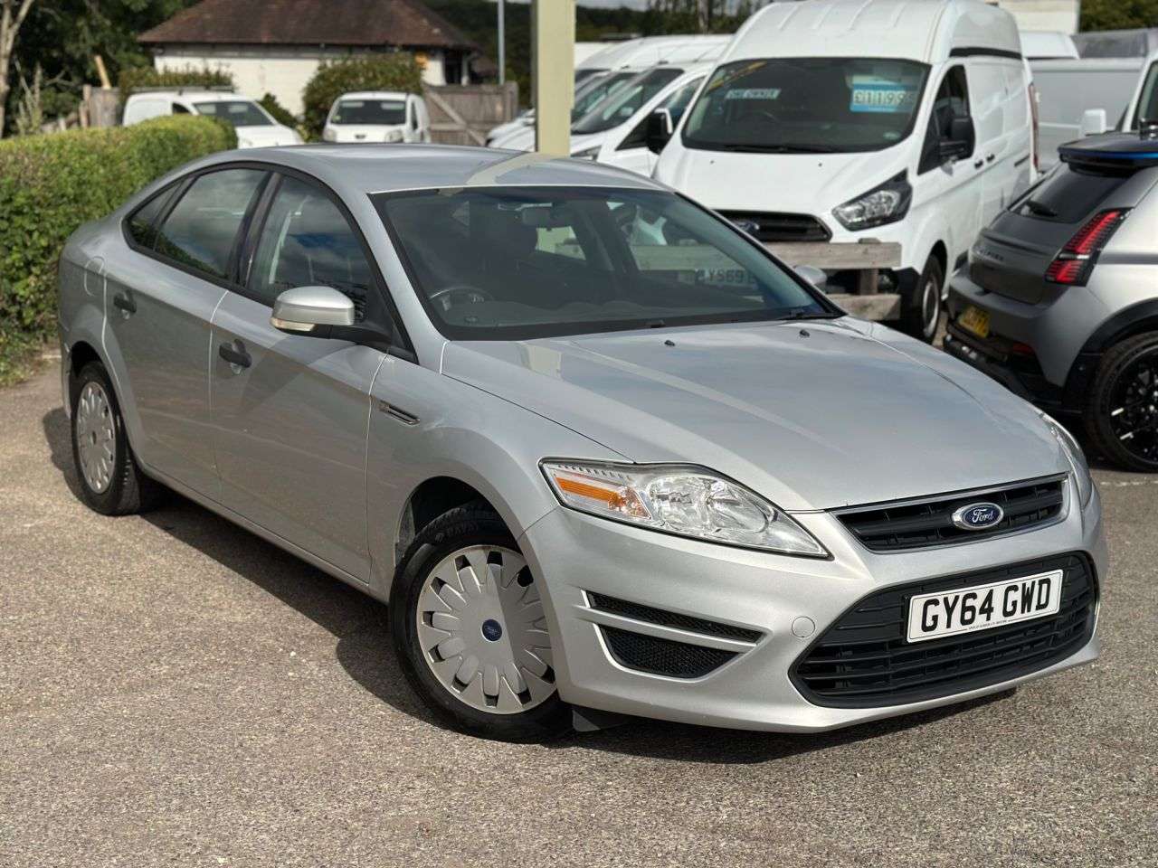 A 2021 FORD MONDEO 1.6 TDCi ECOnetic Edge Hatchback 5dr Diesel Manual Euro 5 (s/s) (115 ps) A 2021 FORD MONDEO 1.6 TDCi ECOnetic Edge Hatchback 5dr Diesel Manual Euro 5 (s/s) (115 ps)