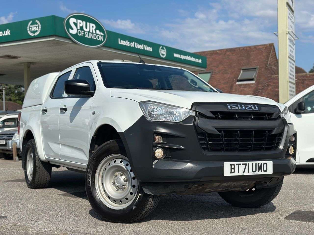 A 2021 ISUZU D-MAX 1.9 TD Utility Pickup Double Cab 4dr Diesel Manual 4WD Euro 6 (s/s) (164 ps A 2021 ISUZU D-MAX 1.9 TD Utility Pickup Double Cab 4dr Diesel Manual 4WD Euro 6 (s/s) (164 ps
