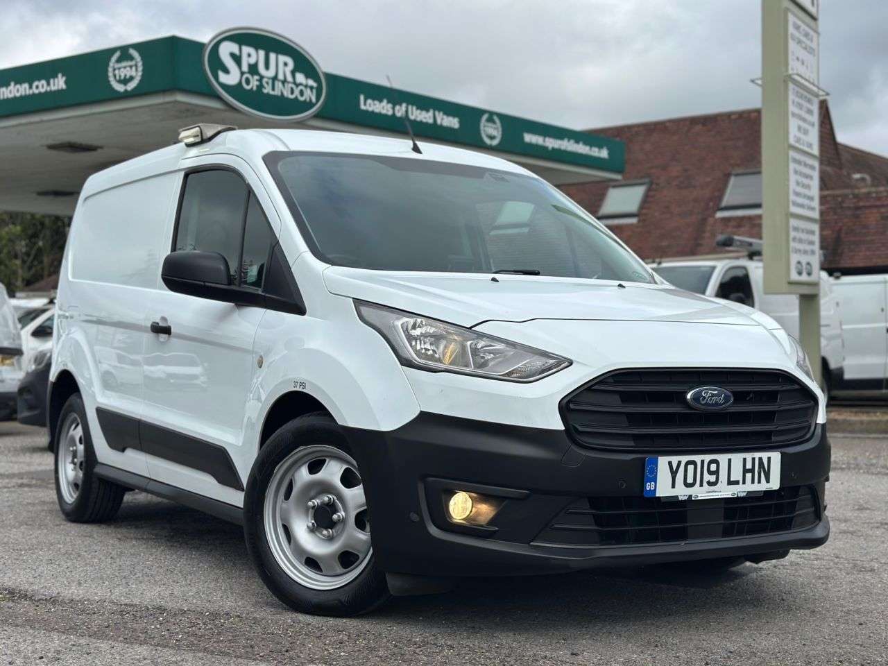 A 2019 FORD TRANSIT CONNECT 1.5 220 EcoBlue Panel Van 5dr Diesel Manual L1 Euro 6 (s/s) (100 ps) A 2019 FORD TRANSIT CONNECT 1.5 220 EcoBlue Panel Van 5dr Diesel Manual L1 Euro 6 (s/s) (100 ps)