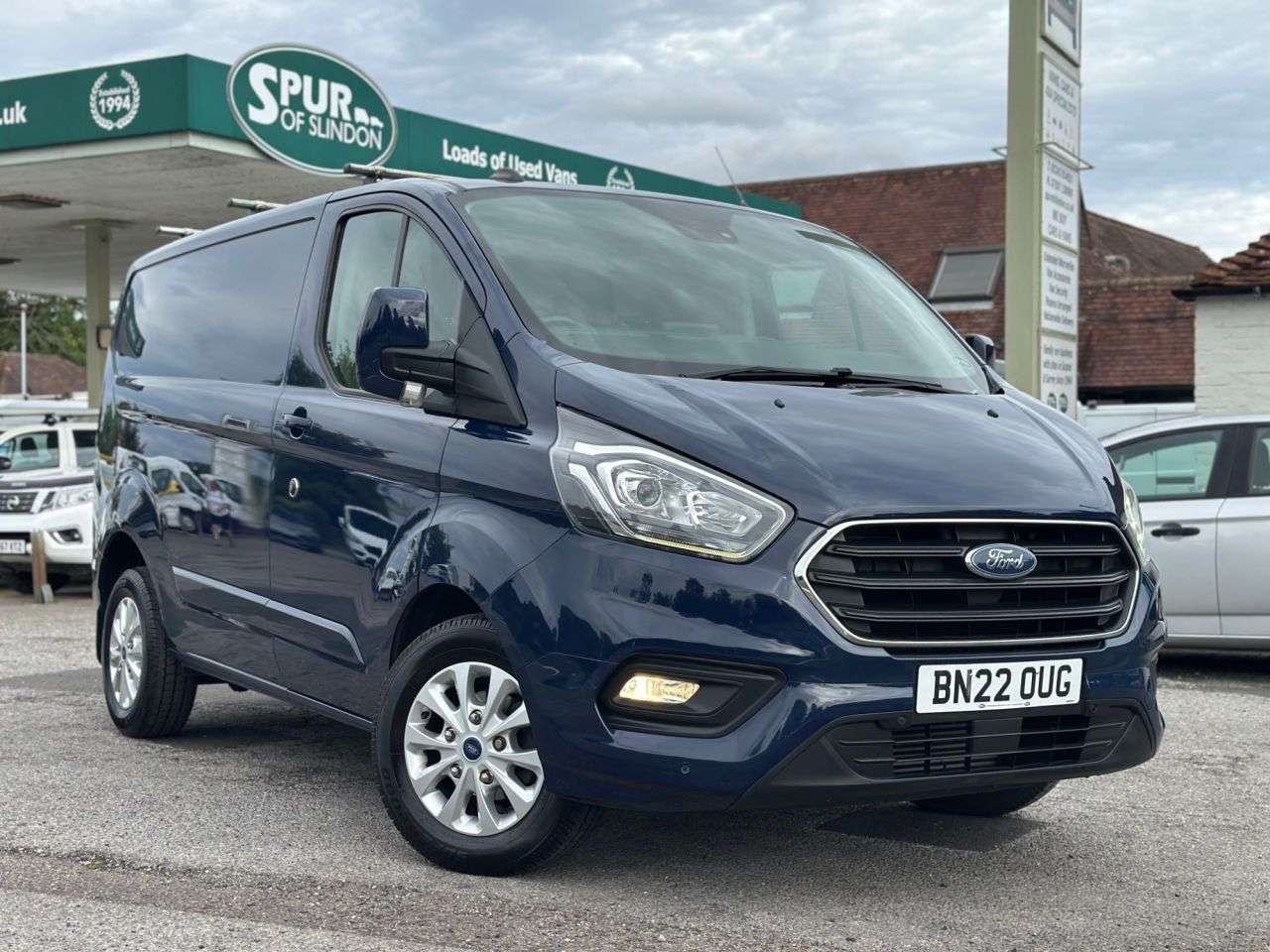 A 2022 FORD TRANSIT CUSTOM AUTOMATIC 2.0 280 EcoBlue Limited Panel Van 5dr Diesel Auto L1 H1 Euro 6 (s A 2022 FORD TRANSIT CUSTOM AUTOMATIC 2.0 280 EcoBlue Limited Panel Van 5dr Diesel Auto L1 H1 Euro 6 (s